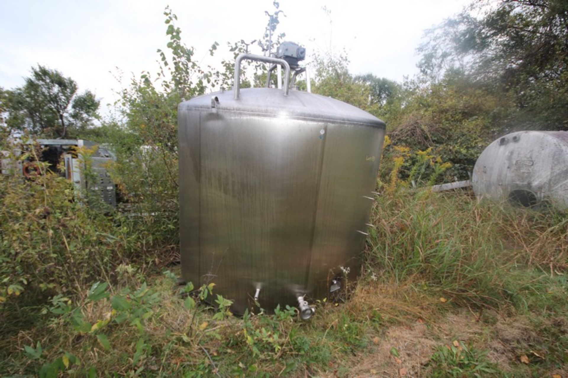 Aprox. 2,300 Gal. S/S Processor, Tank Dims.: Aprox. 8' Diameter x 76" Straight Side, Dish Top,