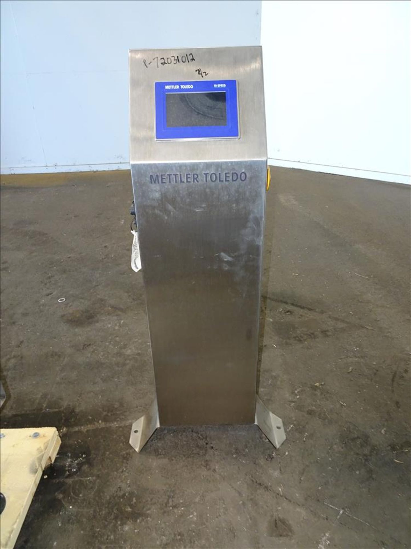 Mettler Toledo Checkweigher, Model BELTWEIGH XE. Checkweigher range is 0 to 7,000 grams (15. - Image 9 of 11