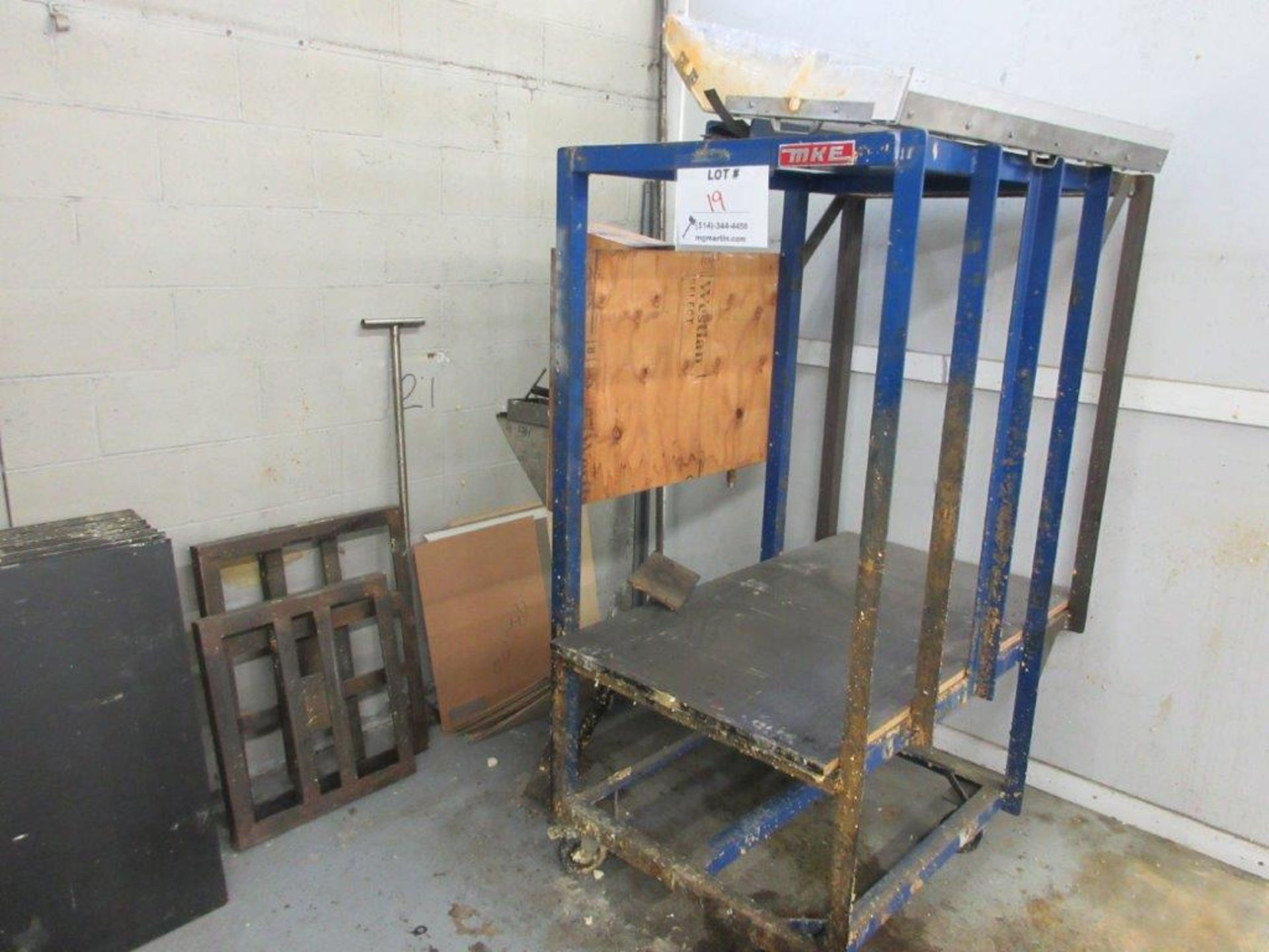 Polyurethane distributing system w/t cabinet + gun, timer, rack, mixer, cleaning system, air & water - Image 8 of 8