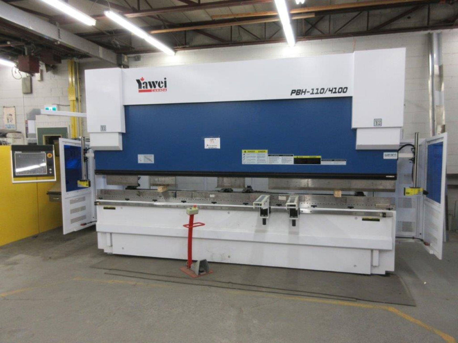 YAWEI Press brake 2019, 110 tons, Mod: PBH-1104100, controller Delem DA-66T, 14 ft, 12ft folding,