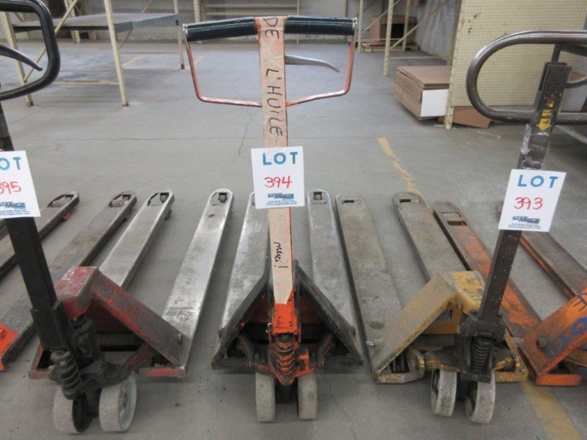 Pallet lift