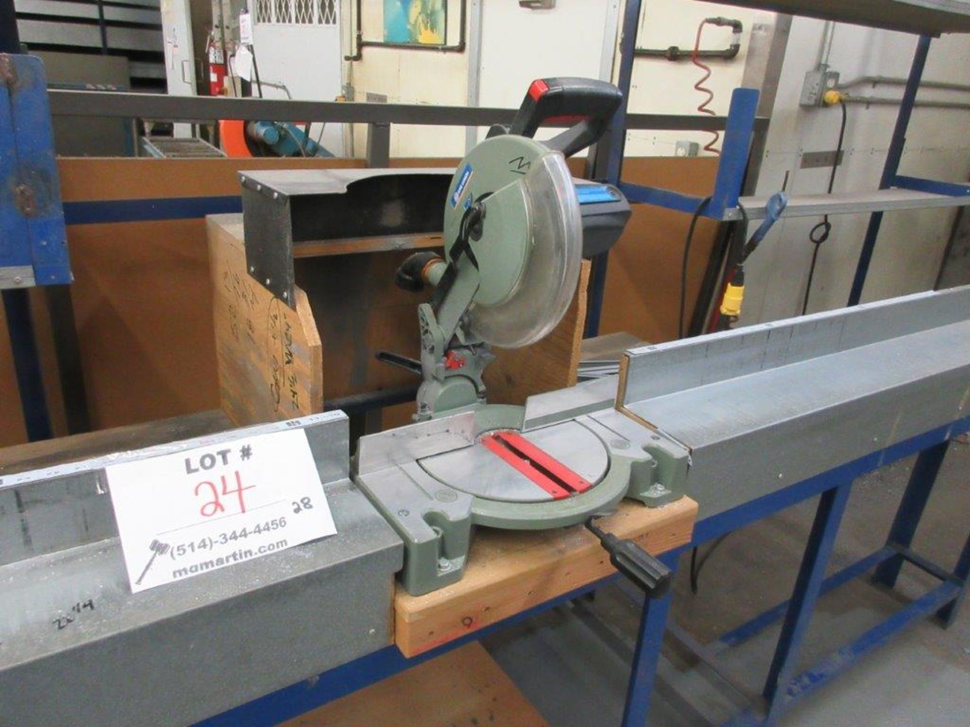KING Compound Miter saw w/t table & guide - Image 2 of 3