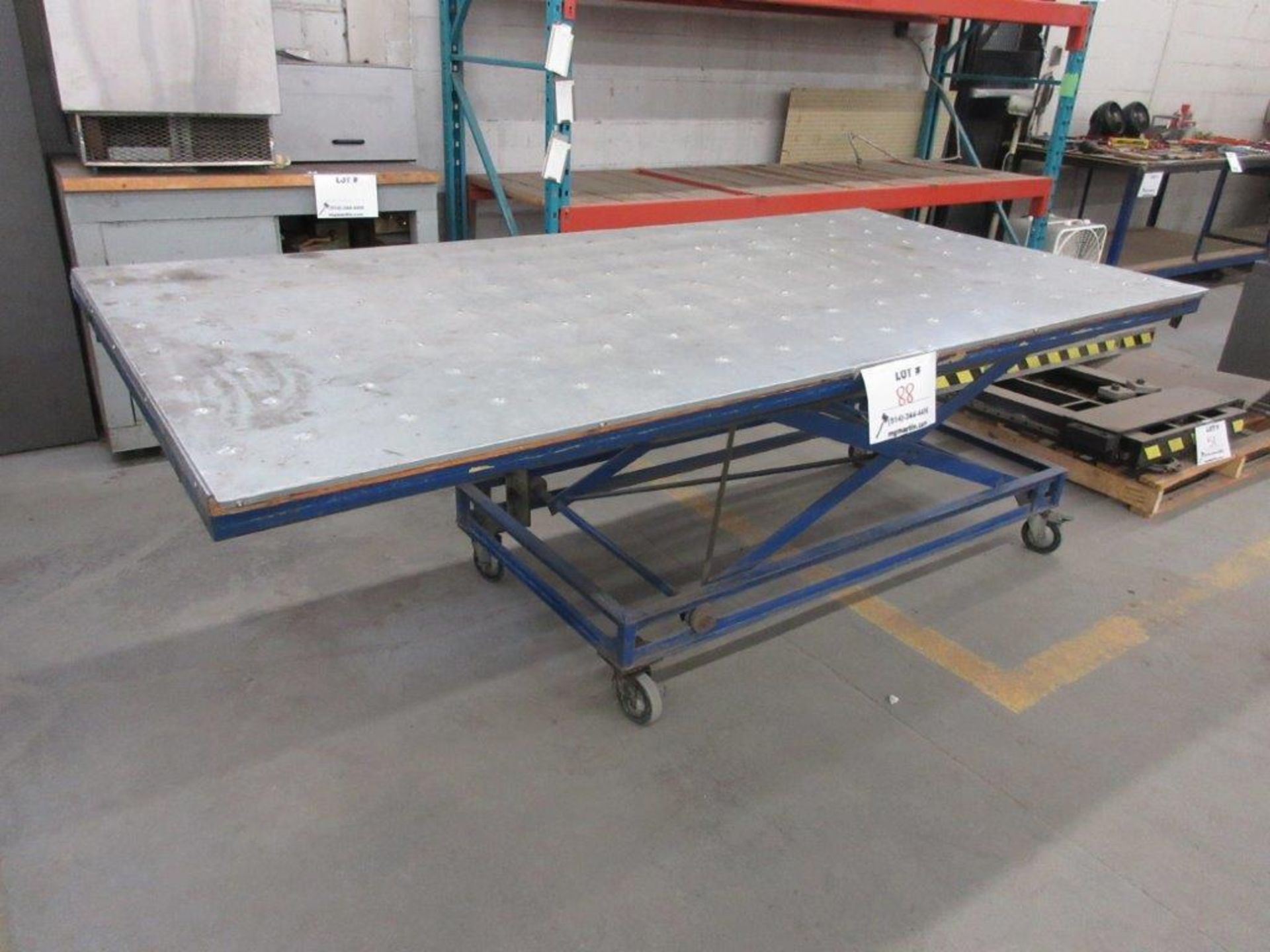 Hydraulic scissor table 47"d x 96w