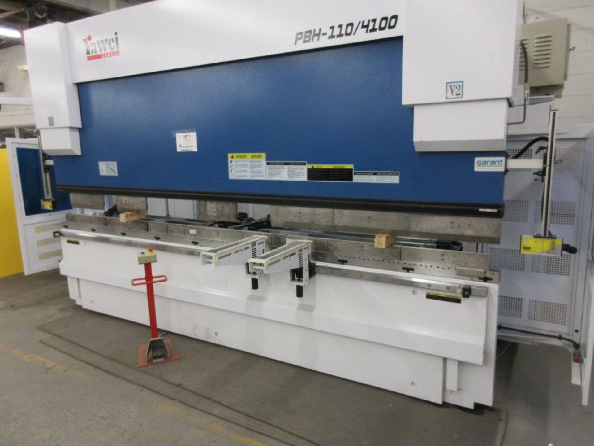 YAWEI Press brake 2019, 110 tons, Mod: PBH-1104100, controller Delem DA-66T, 14 ft, 12ft folding, - Image 2 of 11