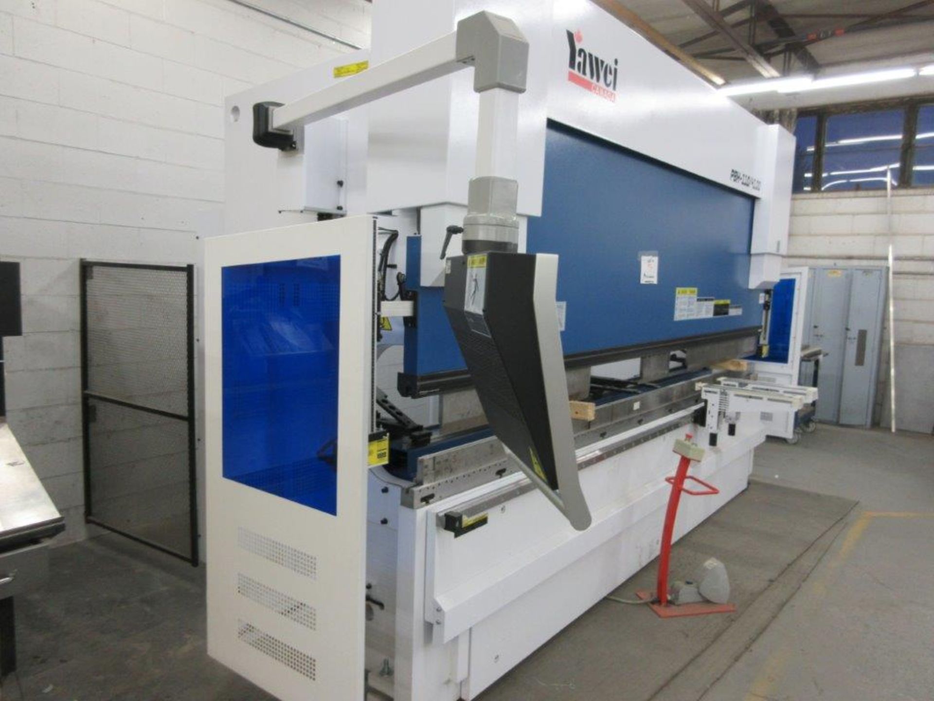 YAWEI Press brake 2019, 110 tons, Mod: PBH-1104100, controller Delem DA-66T, 14 ft, 12ft folding, - Image 4 of 11