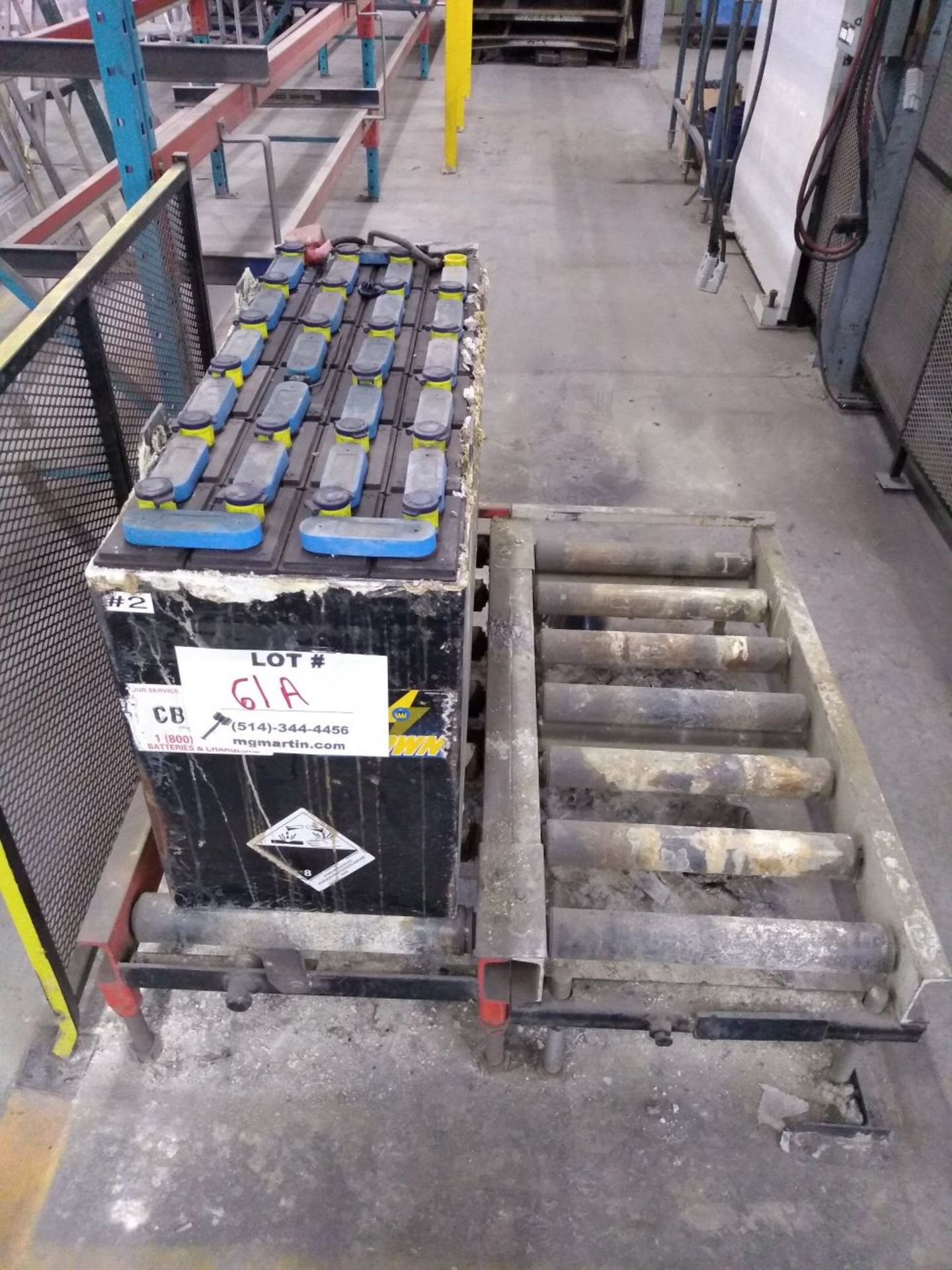 Forklift battery + conveyor