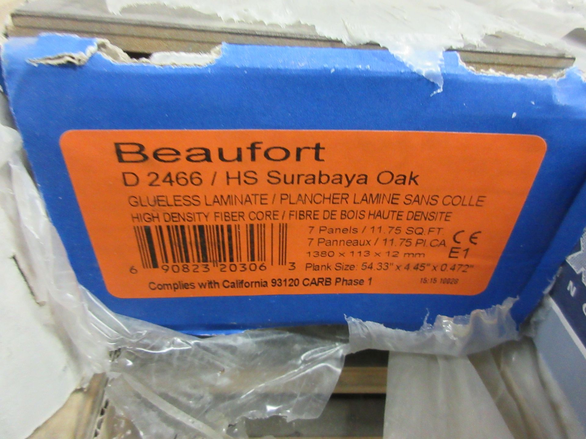 Laminate flooring (surabaya oak) 7 pieces/box, 11.75 sq. ft per box (40 boxes) - Image 4 of 5