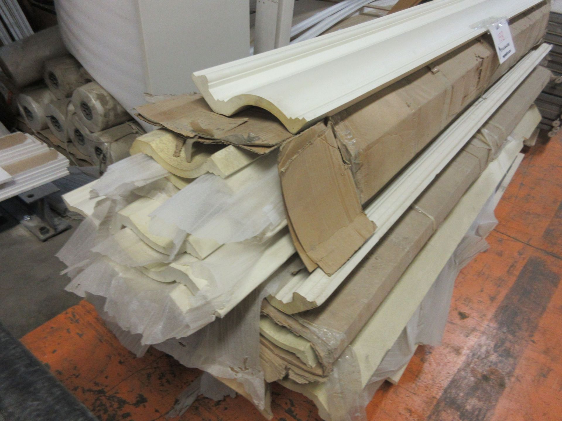 LOT Assorted molding (8 ft in length) - Image 2 of 3