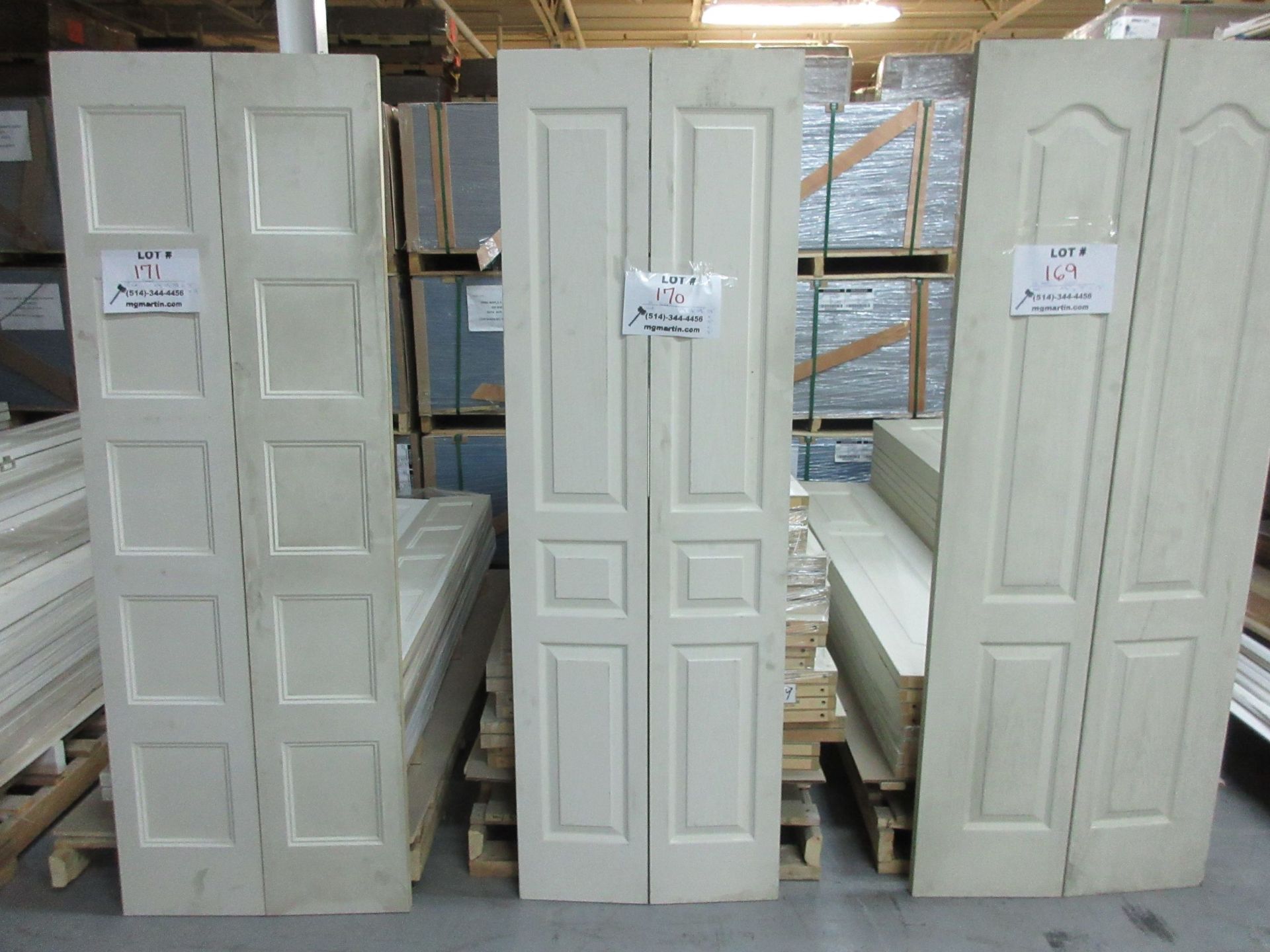 3 panels assorted bi-fold doors 24",28",30",32",36" x 80" x 1 3/8" (qty 21)