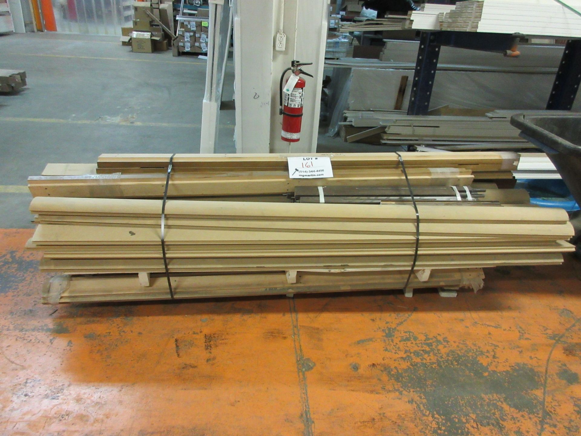 LOT Assorted molding (6ft to 8ft in length)