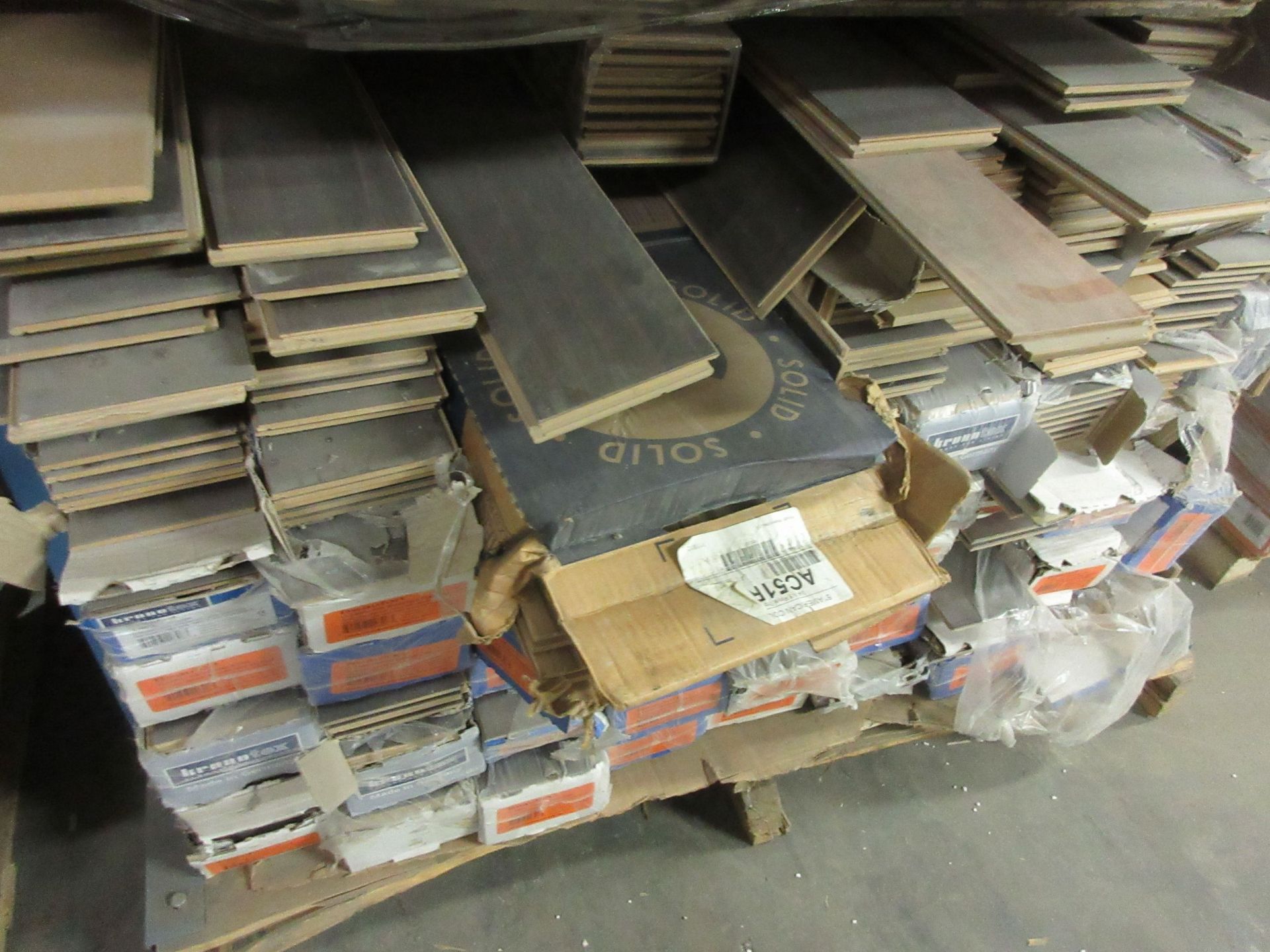 LOT Assorted laminate flooring (no metal bin) (qty aprox. 70 boxes) - Image 2 of 3