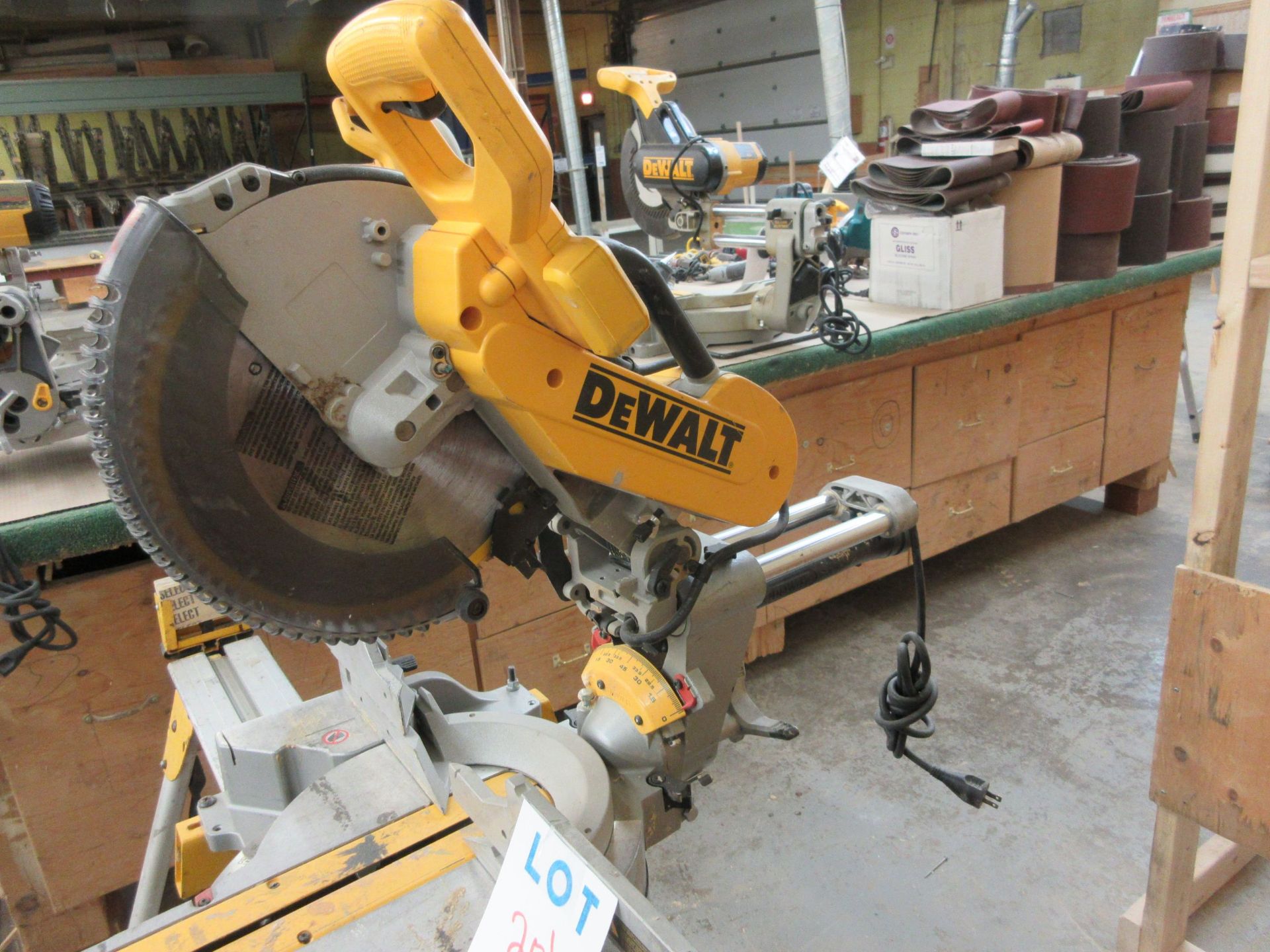 DEWALT miter saw Mod: DWS 780 - Image 2 of 3