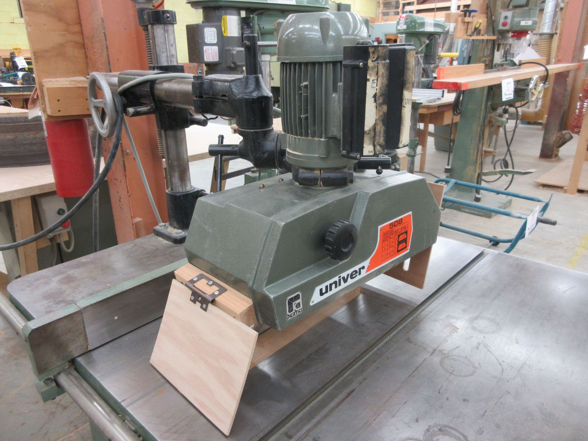 POITRAS table saw Mod: 508, c/w feeder, 12" blade, 7 1/2 HP, 600 volts - Image 4 of 7