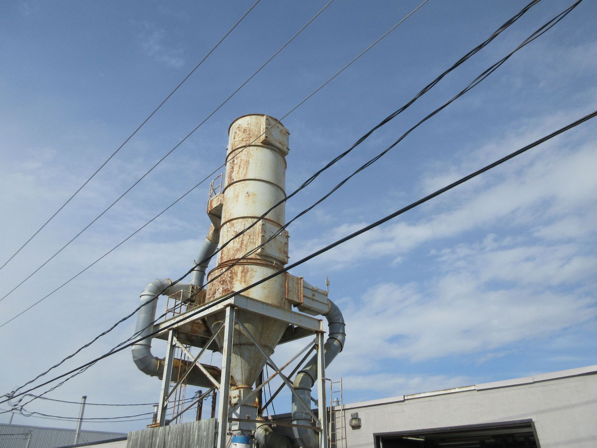 ROUSSEAU dust collector c/w RDM 19.500 CFM-75H.P. motor RPM 1.780- all piping inside plant ( - Image 5 of 8