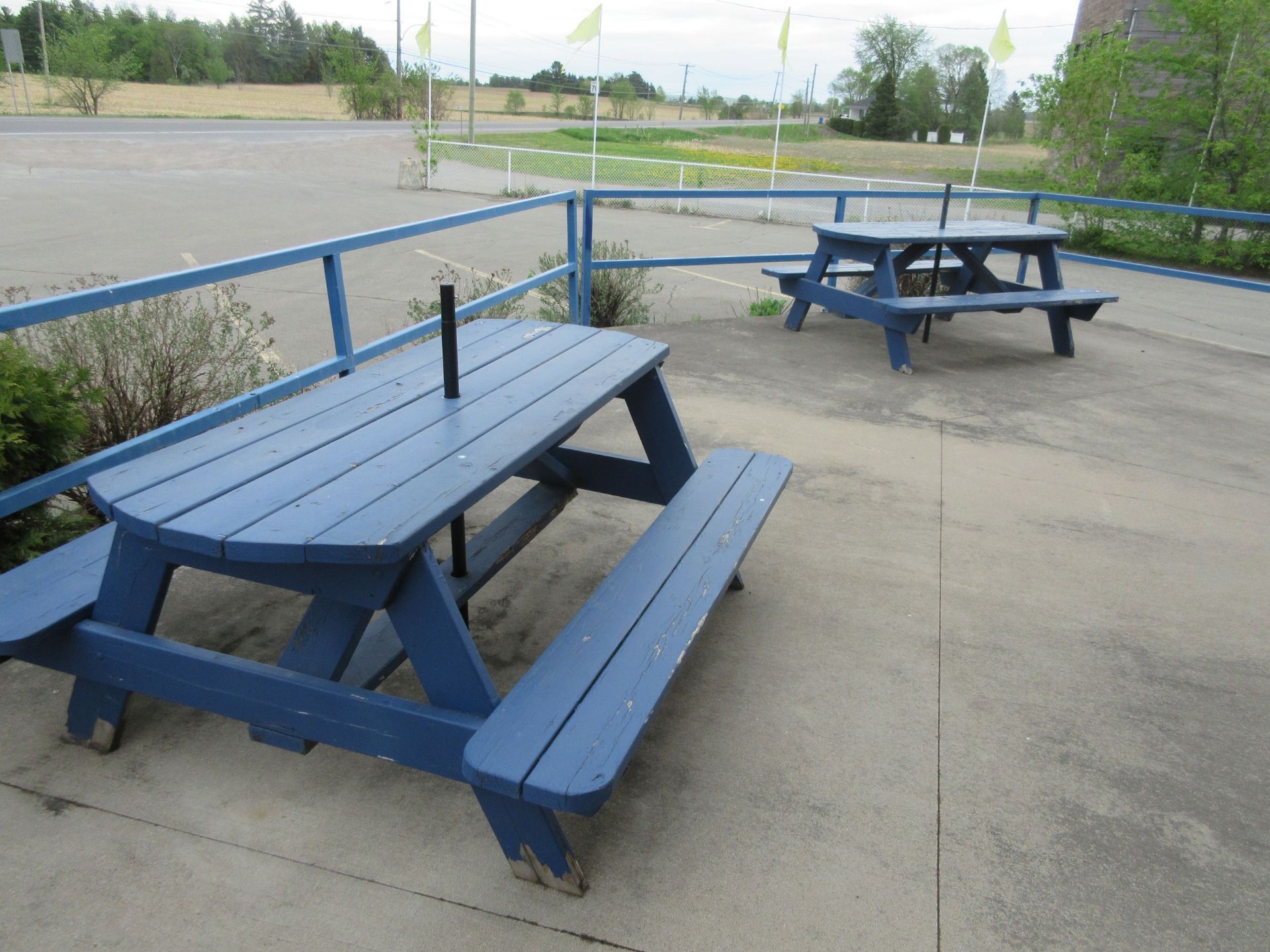 Exterior picnic tables (4)