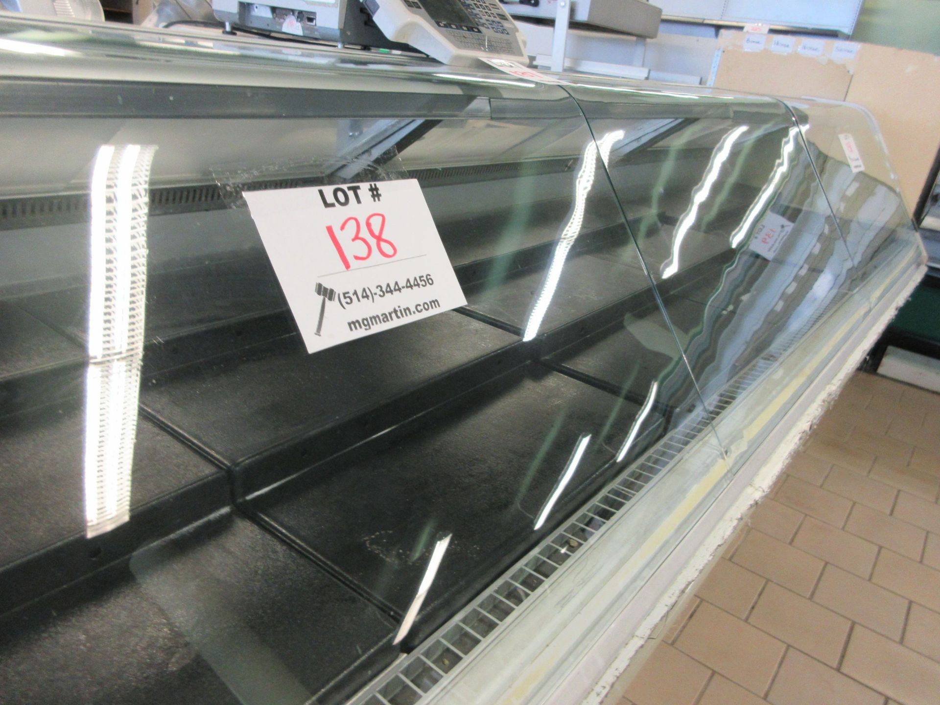 KYSOR WARREN refrigerated display counter w/t glass without compressor aprox. 146"w x 46"d x 45"h - Image 3 of 6