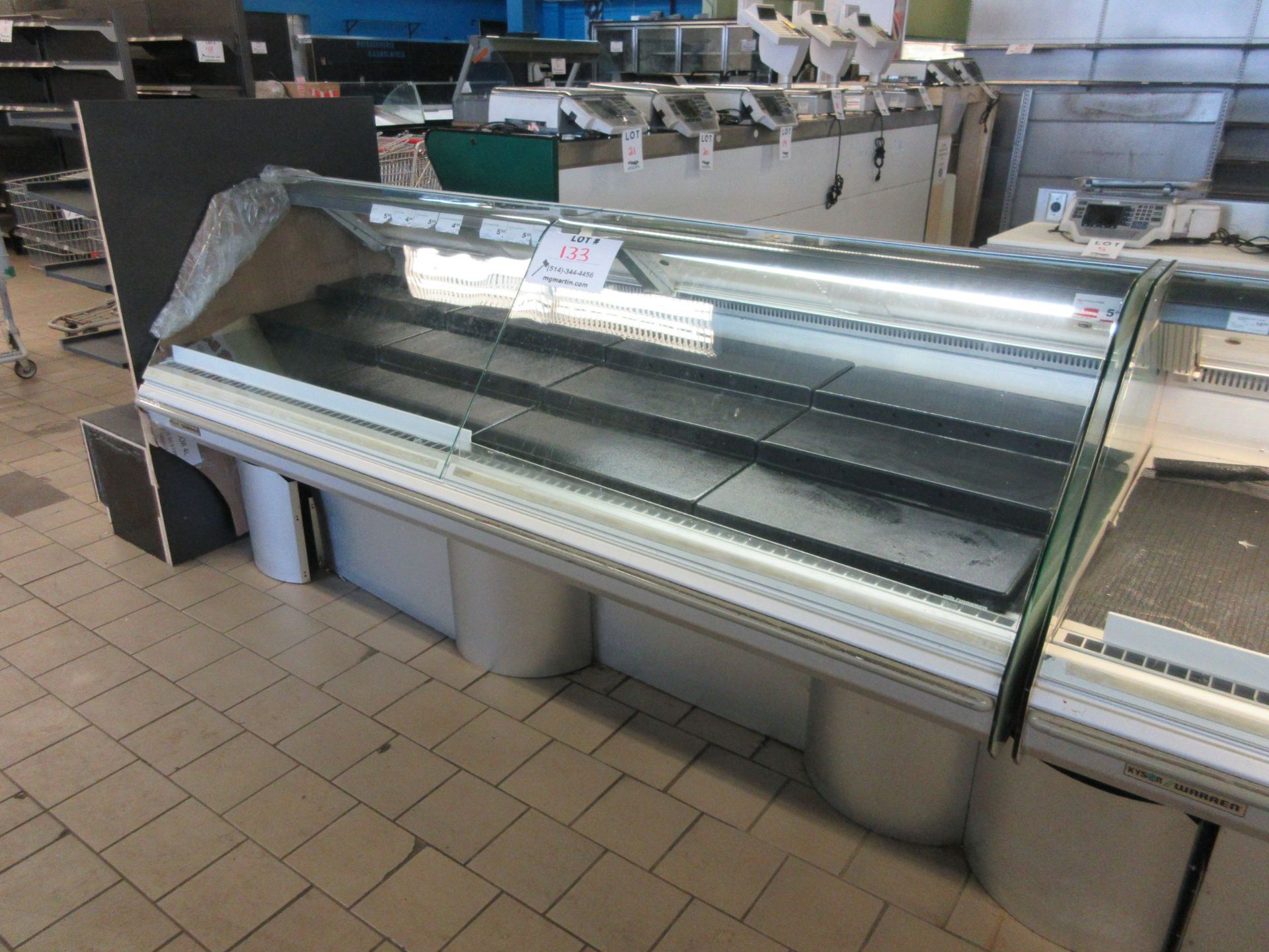 KYSOR WARREN refrigerated display counter w/t glass without compressor aprox. 8ft w x 4ft d x 45"h - Image 2 of 5
