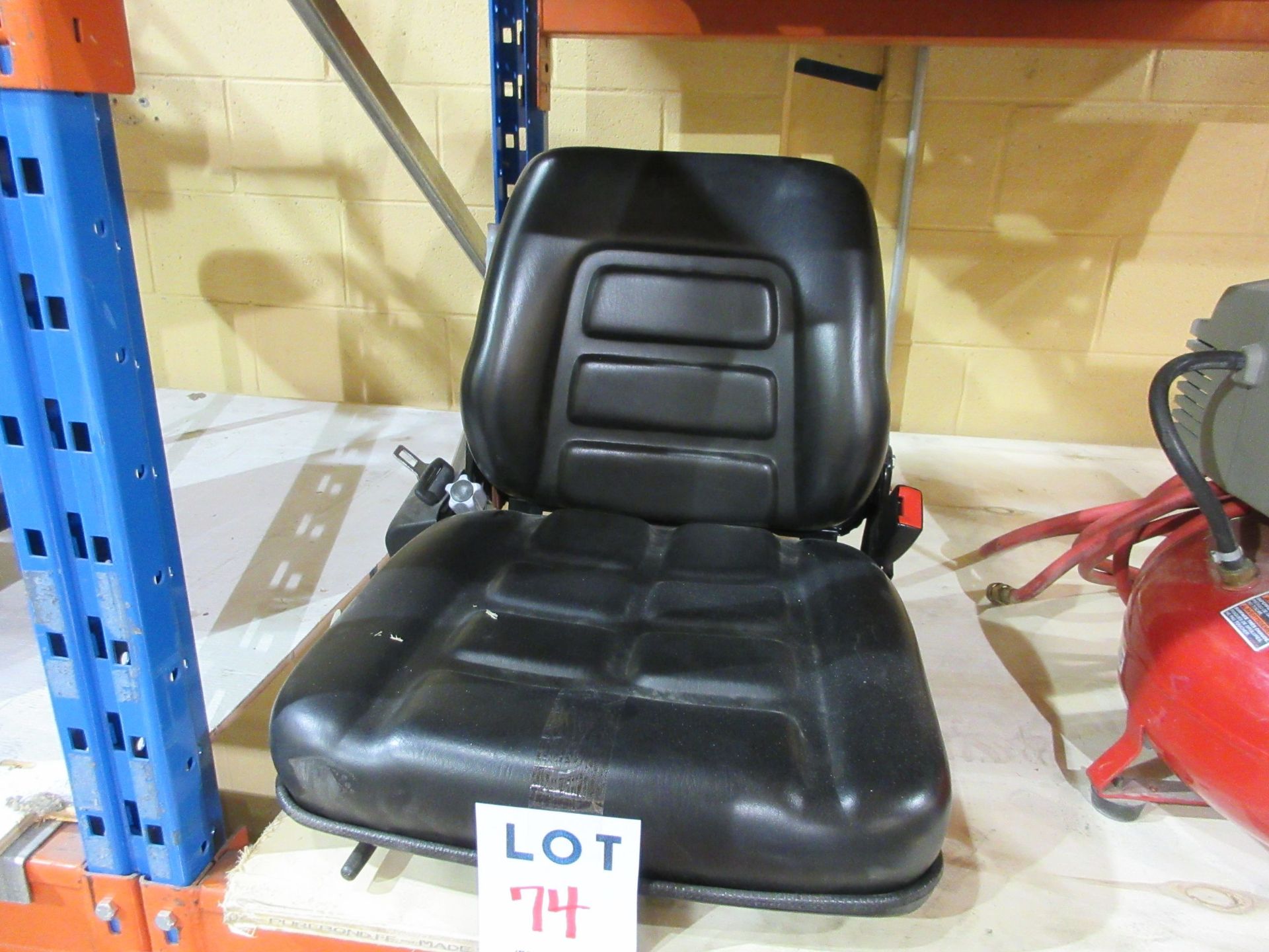 Lift truck seat