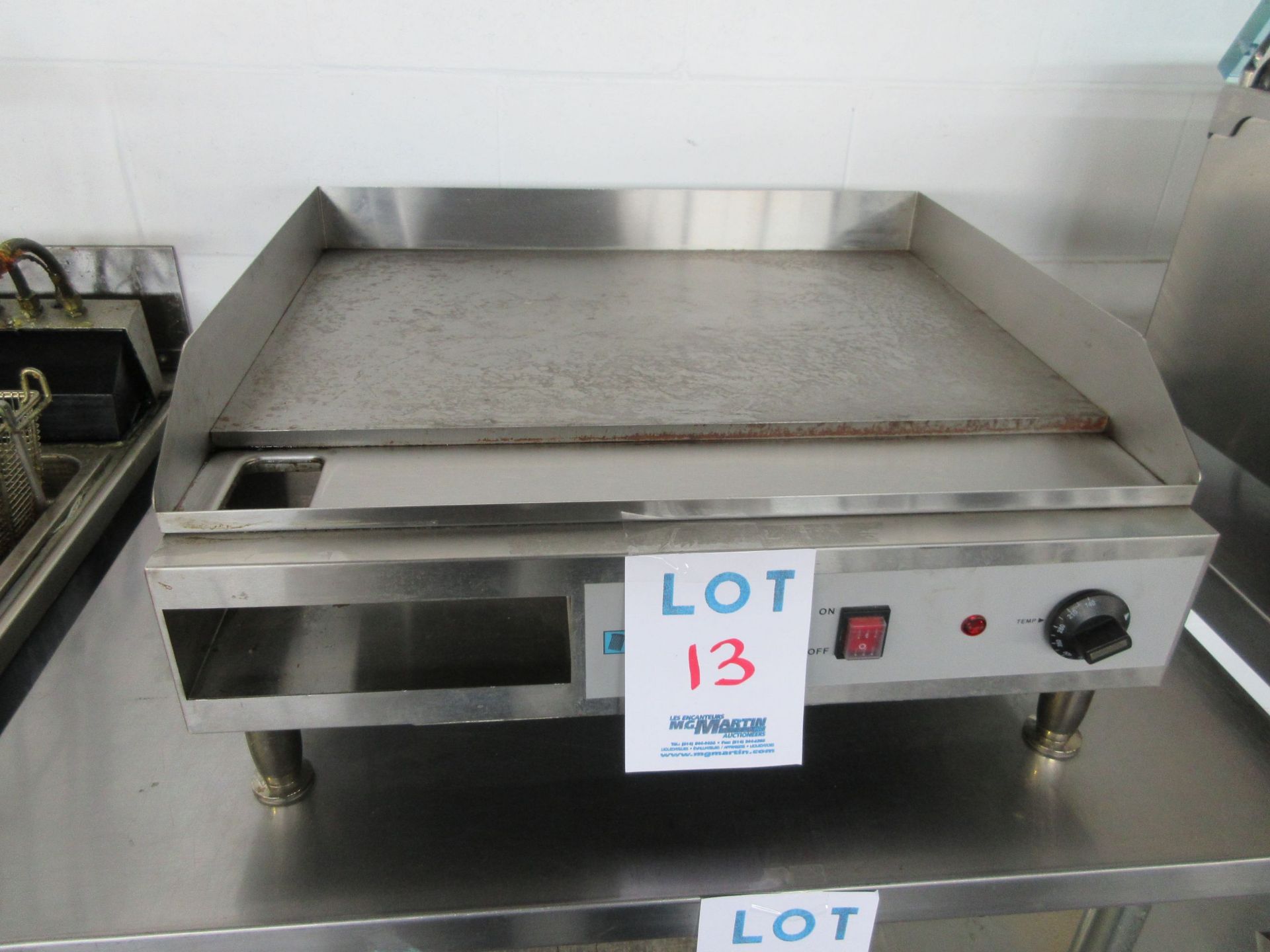 EURODIB 24” Electric Griddle. (Mod: SFE04900). Approx. (24”w x 21”d x 11”h)