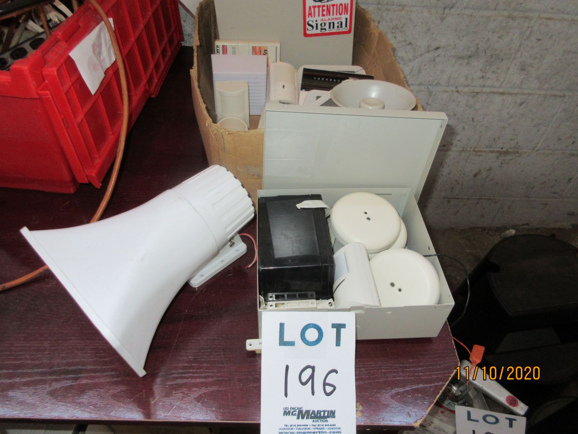 LOT Including assorted alarm accessories (motion sensors, alarm keypads, etc.) - Image 2 of 2