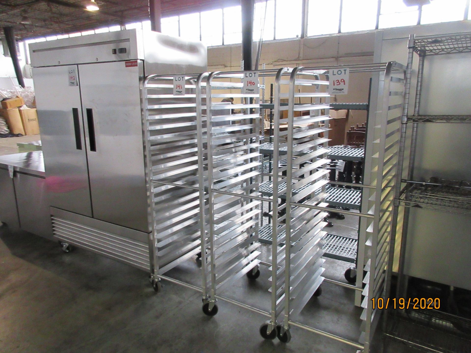 Pastry rack on wheels (approx. 20"w x 26"d x 69"h)