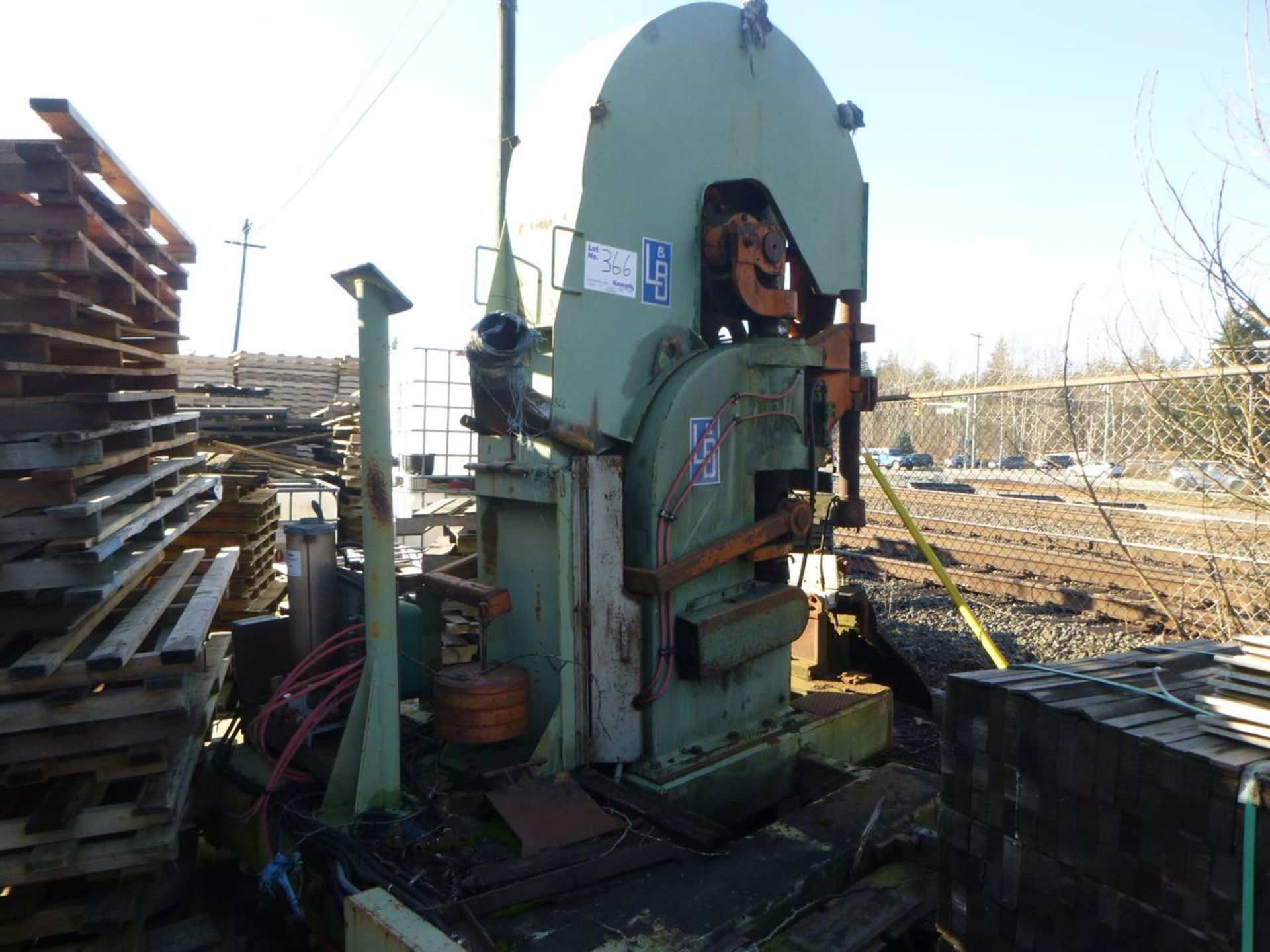 1972 Letson Burpee 5' Double colum, mechanical strain resaw,