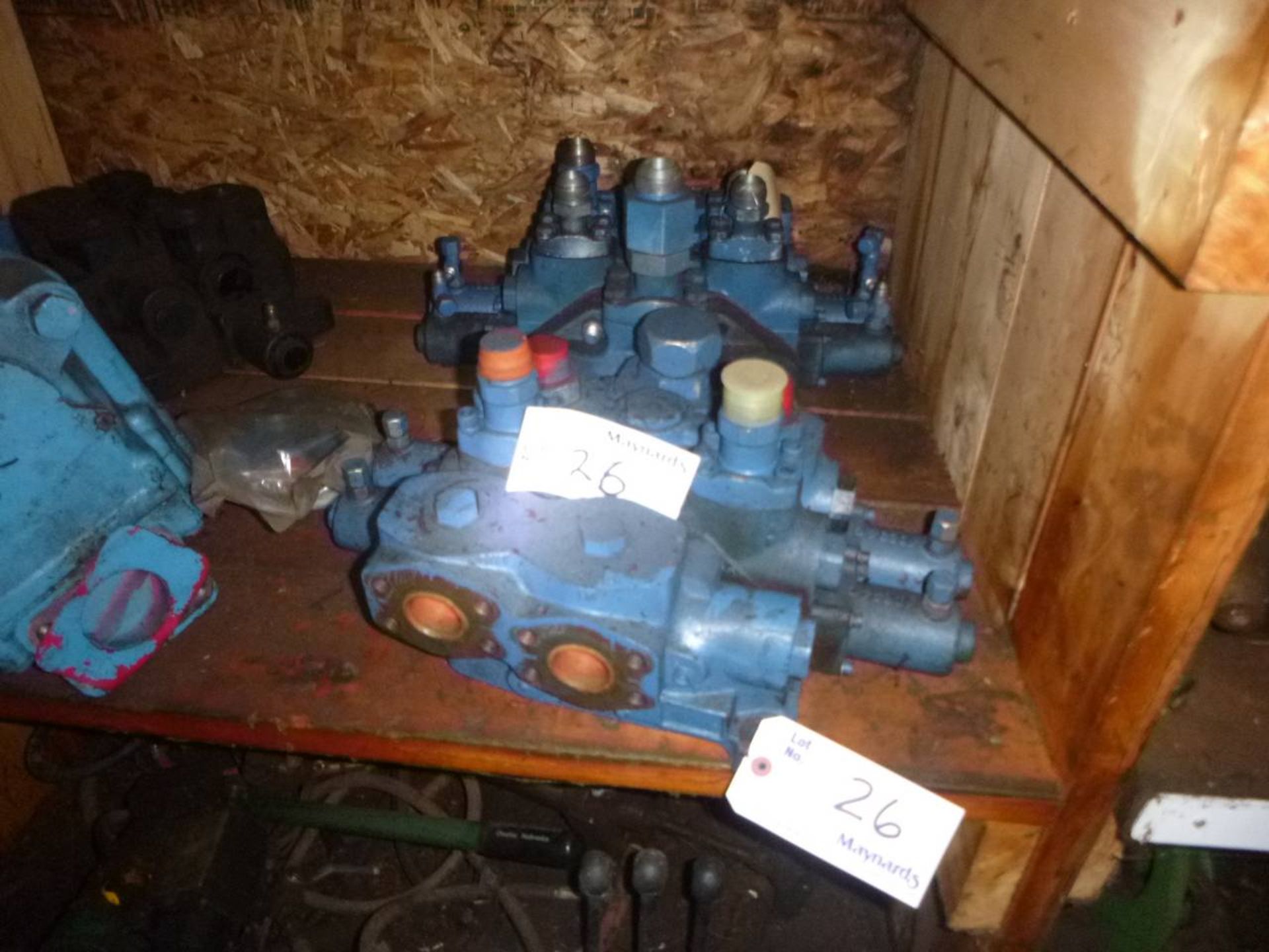 Hydraulic dirves and control valves