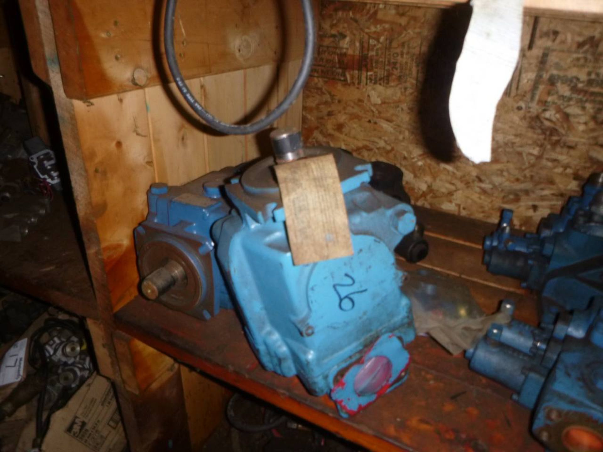Hydraulic dirves and control valves - Image 2 of 2