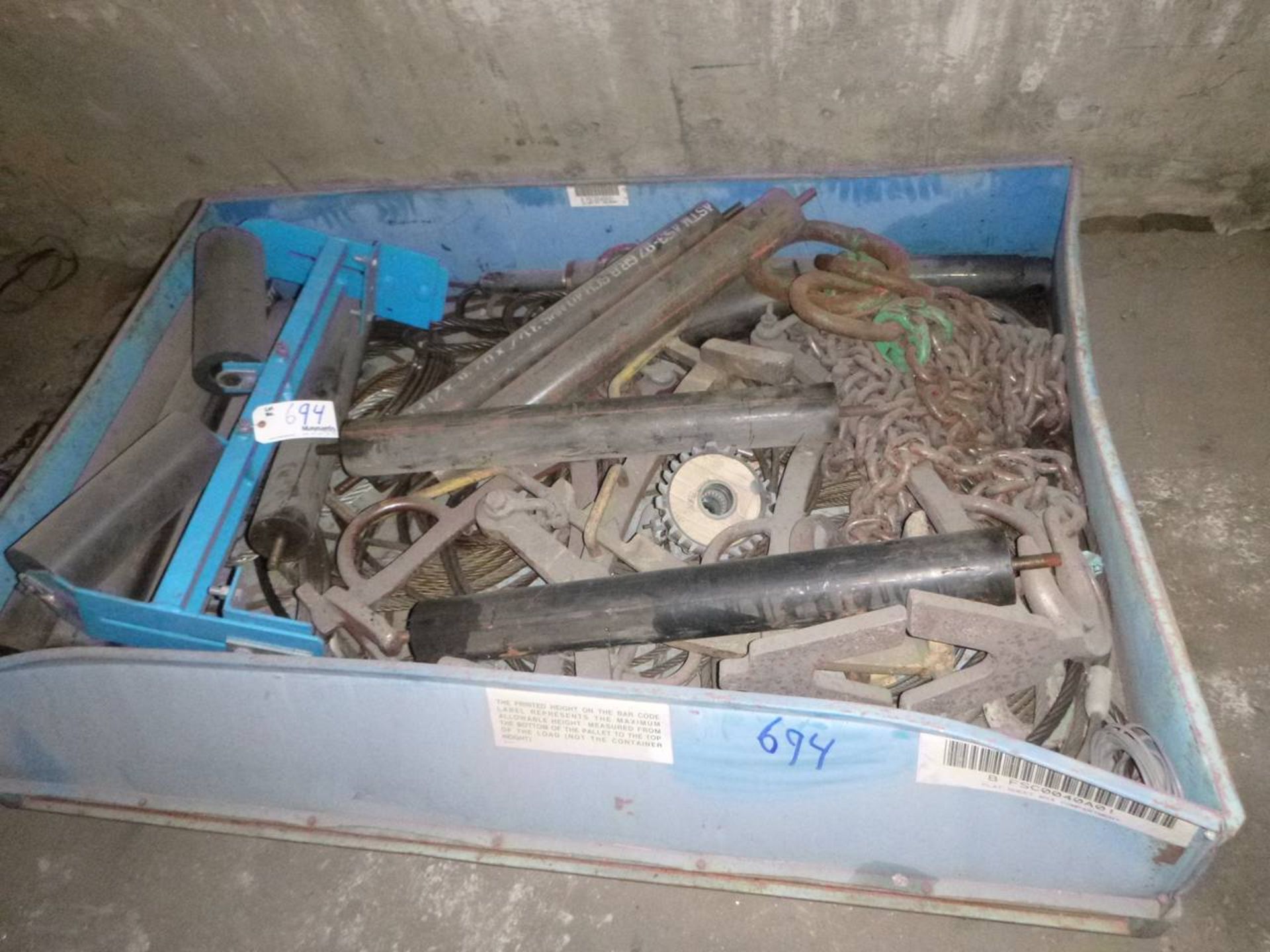 Pallet of lifting chain
