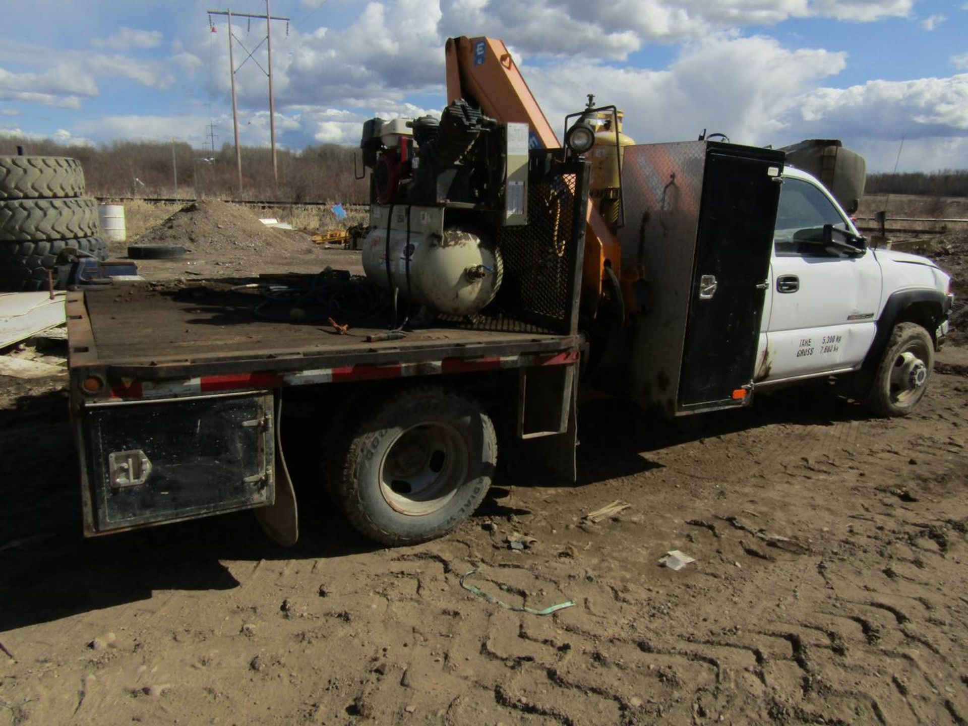 2006 GMC 350 Service Truck - Image 8 of 8