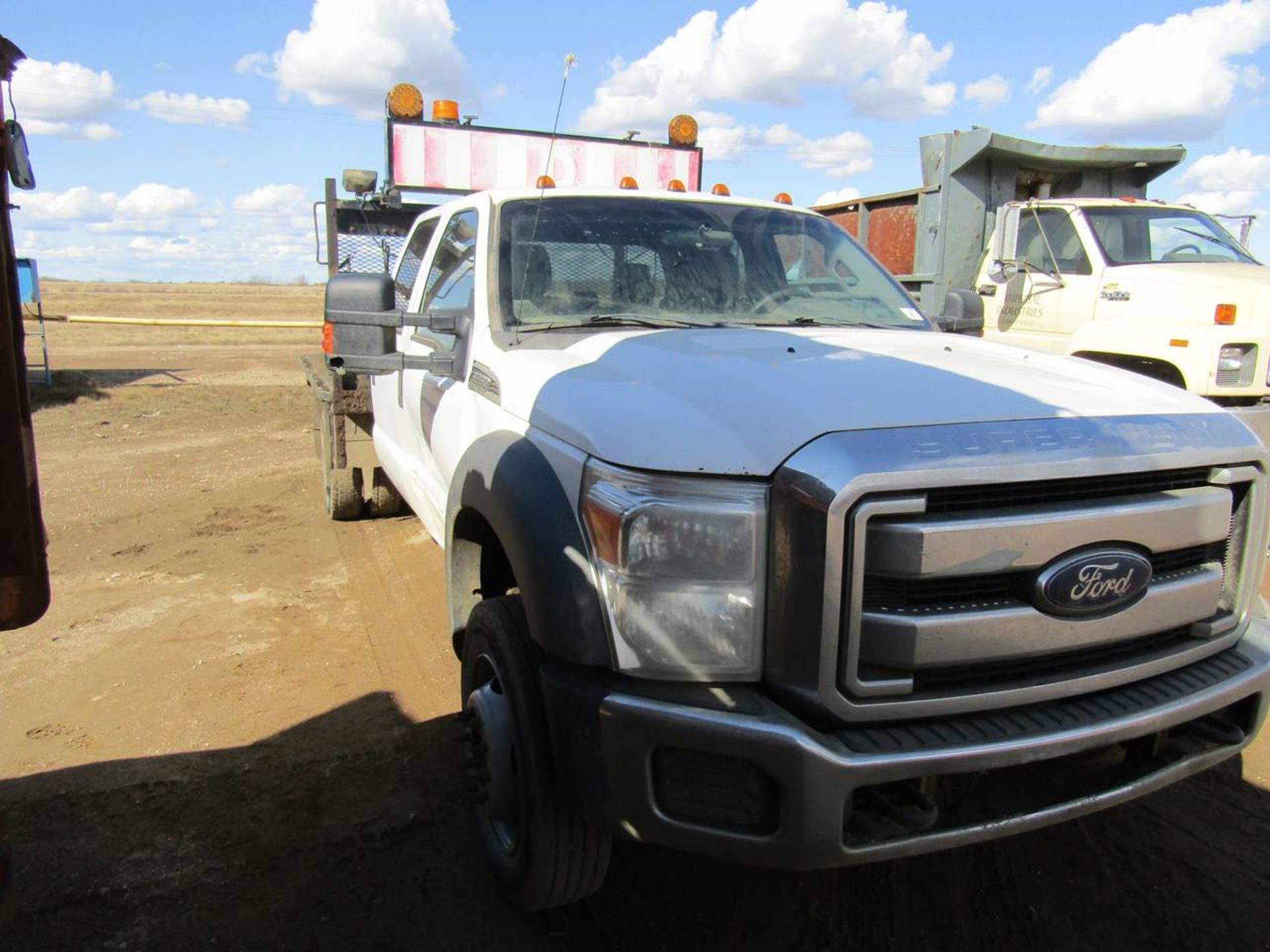 2011 Ford F550 Flat deck - Image 2 of 4