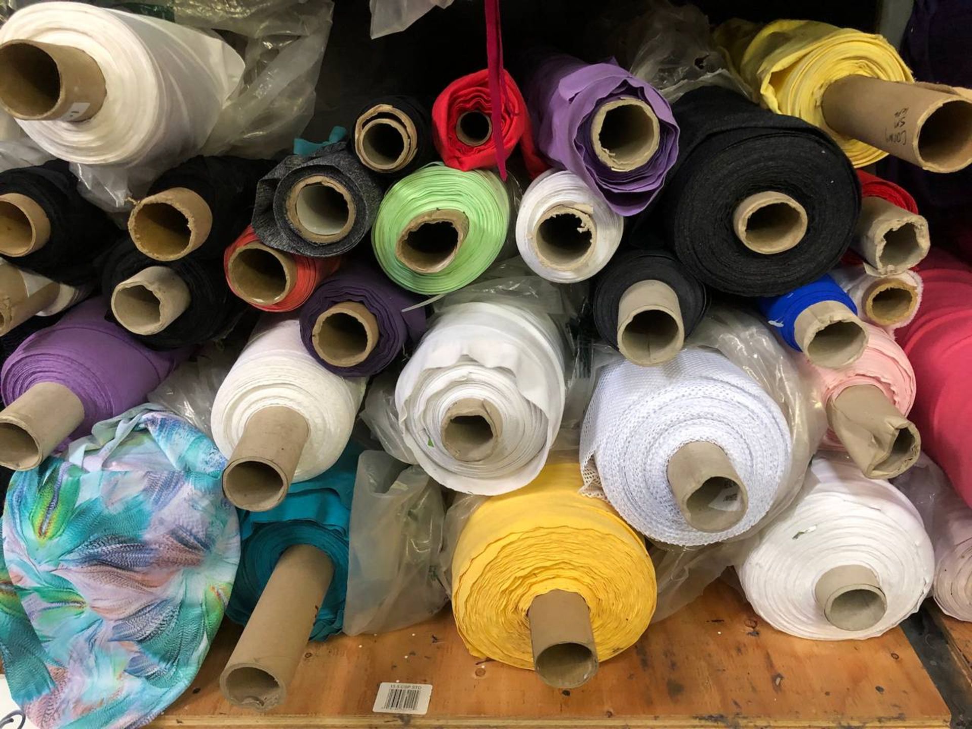 Lot of assorted stretchable yoga wear fabric, - Image 3 of 3