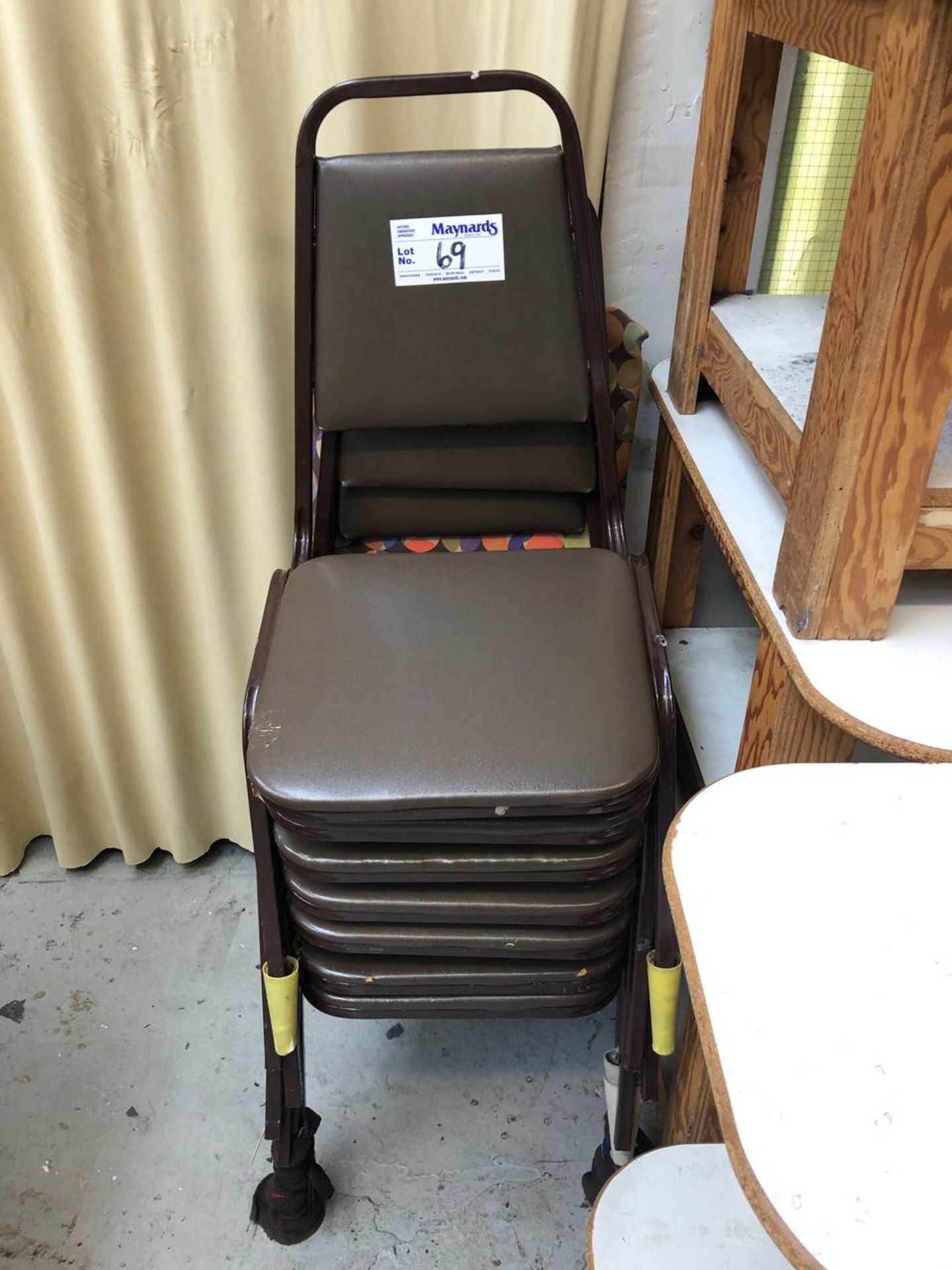 Lot of 6 chairs