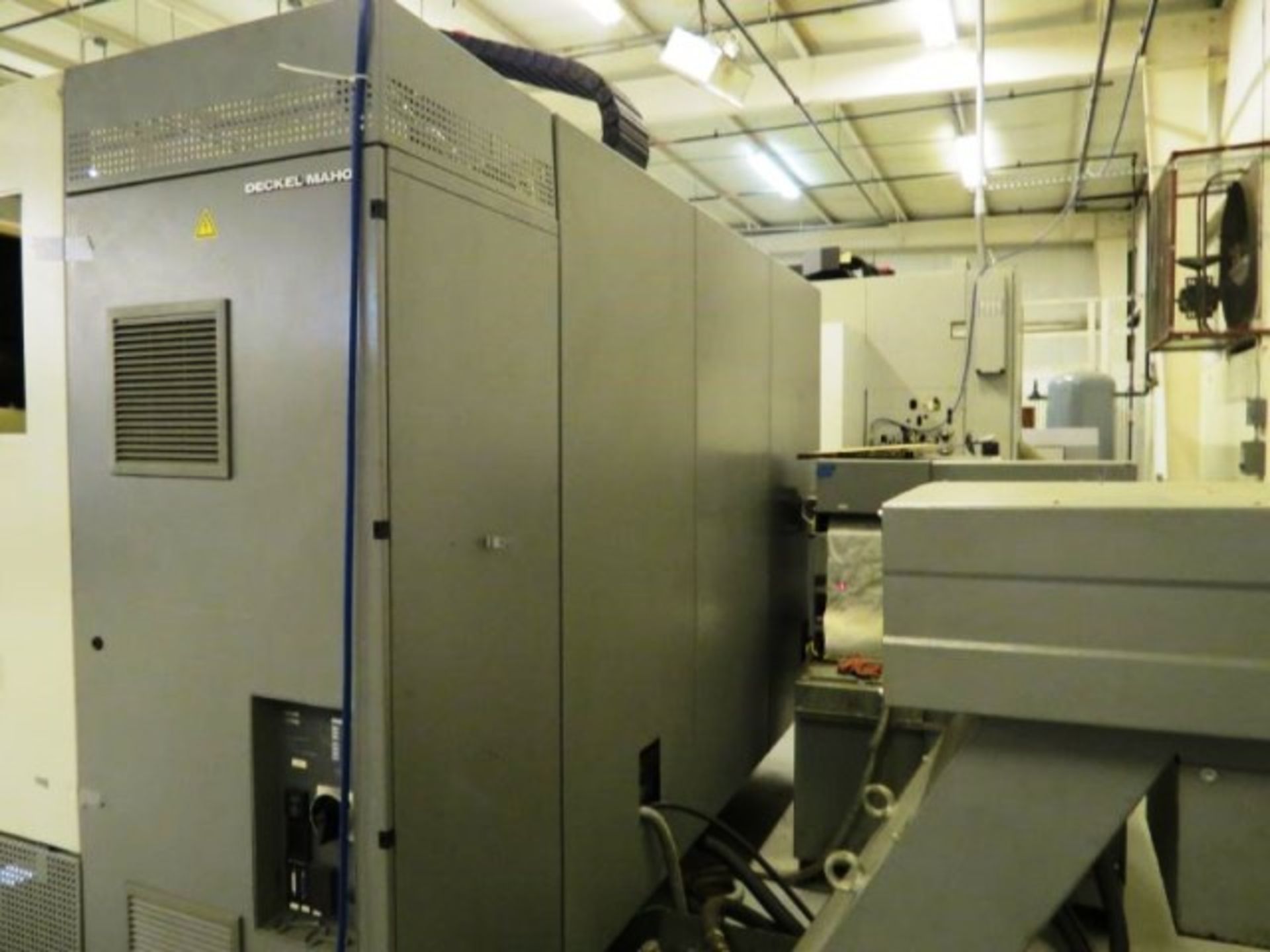 DMG Deckel Maho DMC 104V Linear 4-Axis CNC VMC, Fanuc 32i Control, Cat 40, Modul 4th Axis Trunnion - Image 3 of 7