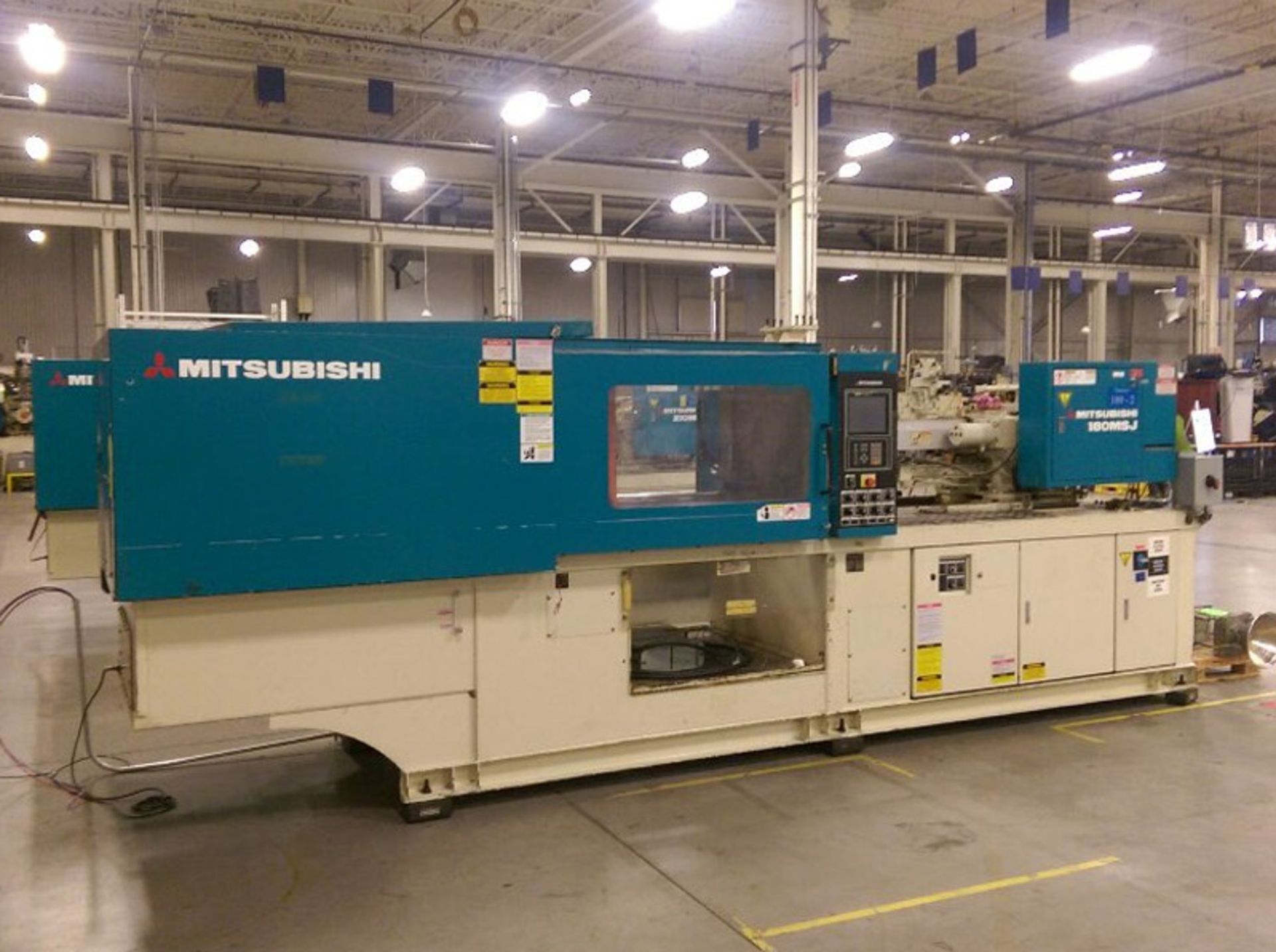 176 Ton 9.3 Oz.,Mitsubishi 180MSJ-10 200 Injection Molding Machine ,MAC VII control, core pull,