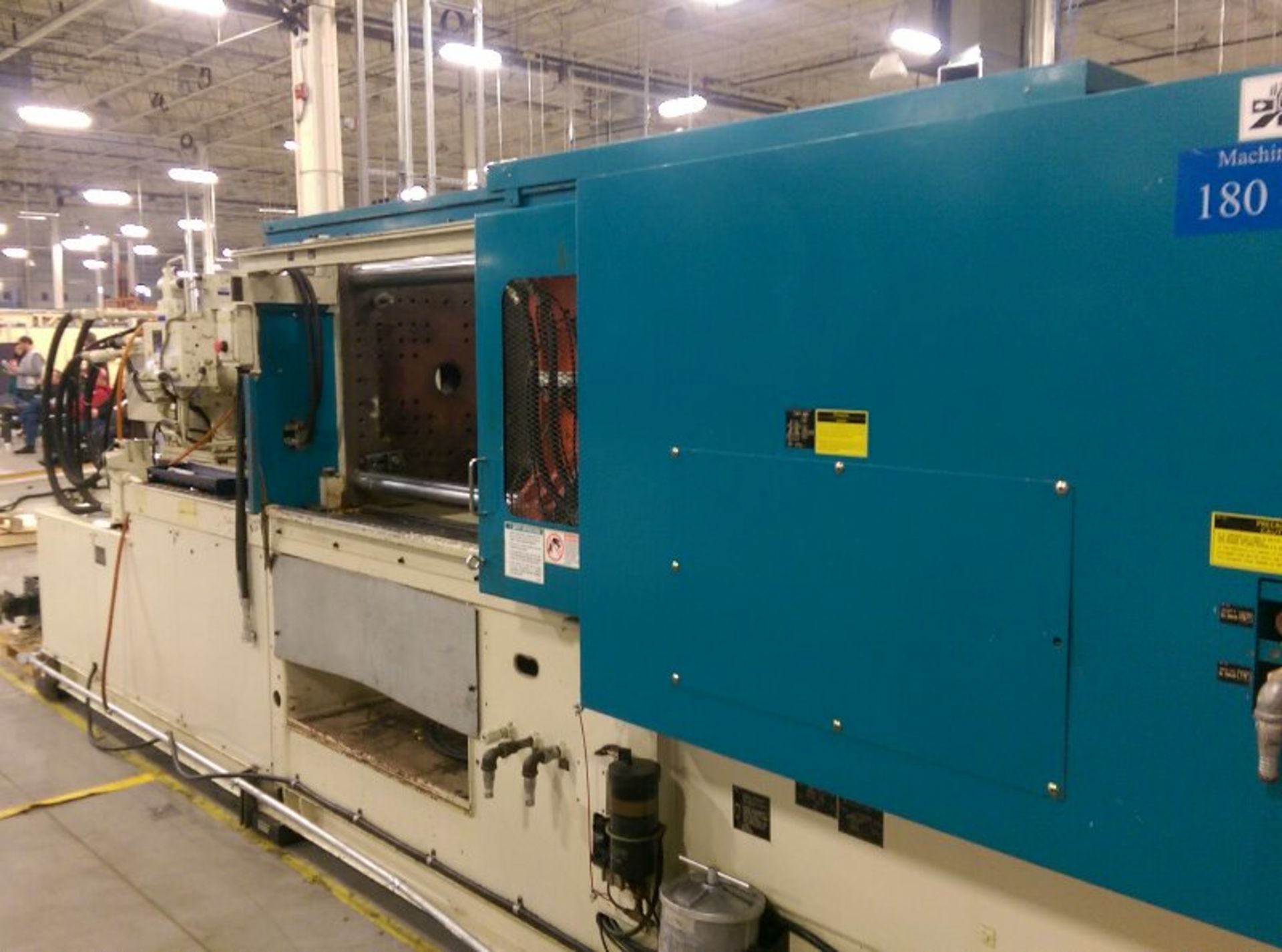 176 Ton 9.3 Oz.,Mitsubishi 180MSJ-10 200 Injection Molding Machine ,MAC VII control, core pull, - Image 4 of 12