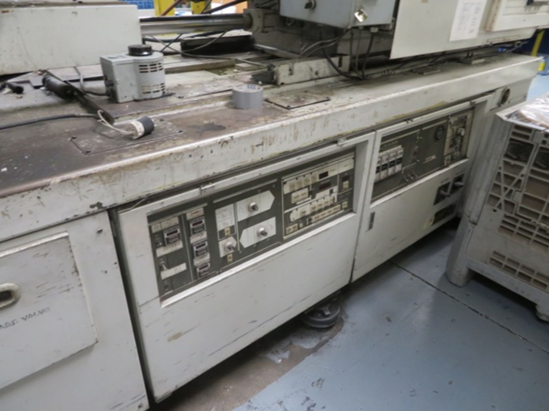 250 Ton 30 oz Toshiba ISE250-17A Injection Molding Machine, 1984, SN 419805 - Bild 4 aus 8