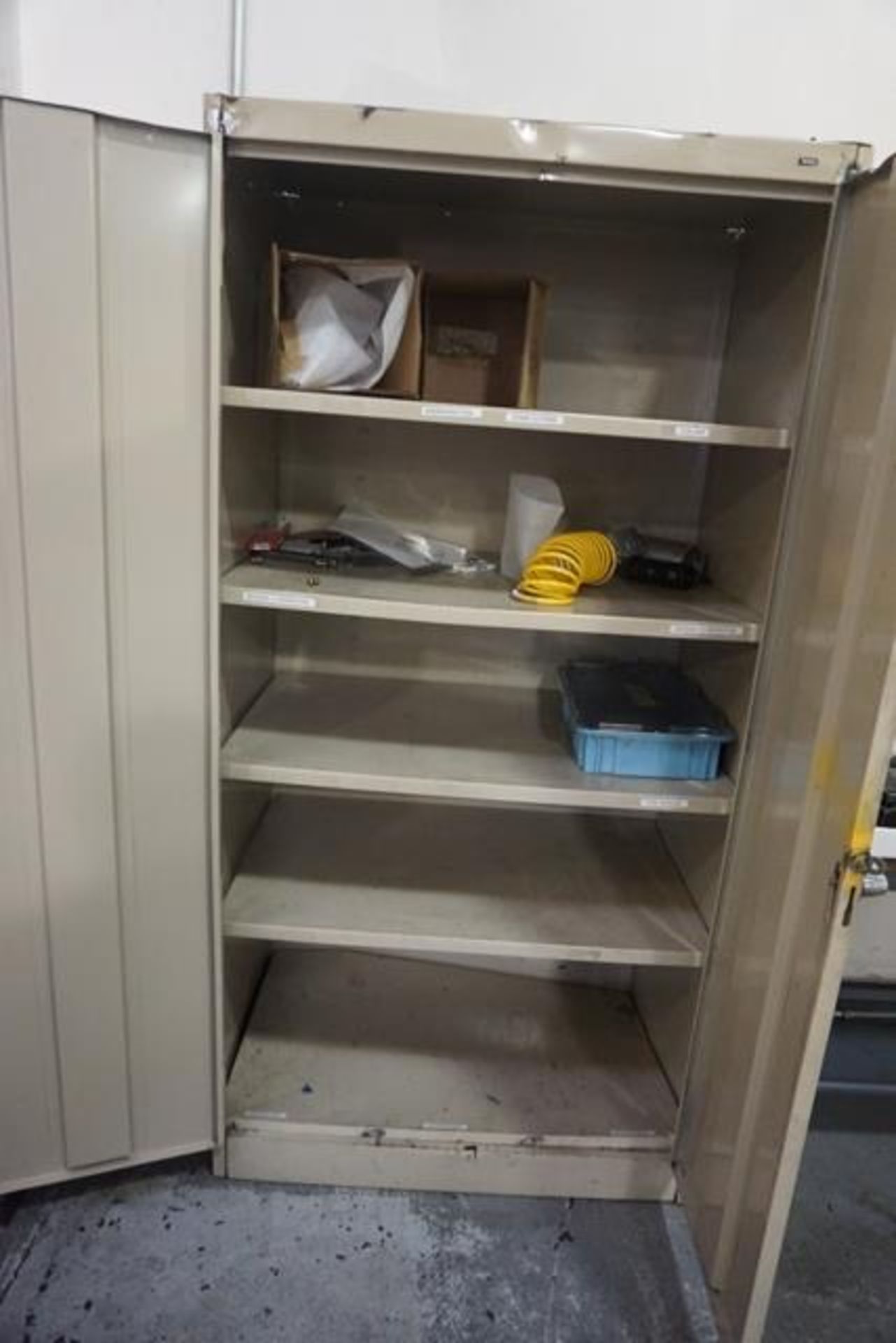 2 Door Cabinets - Image 5 of 5