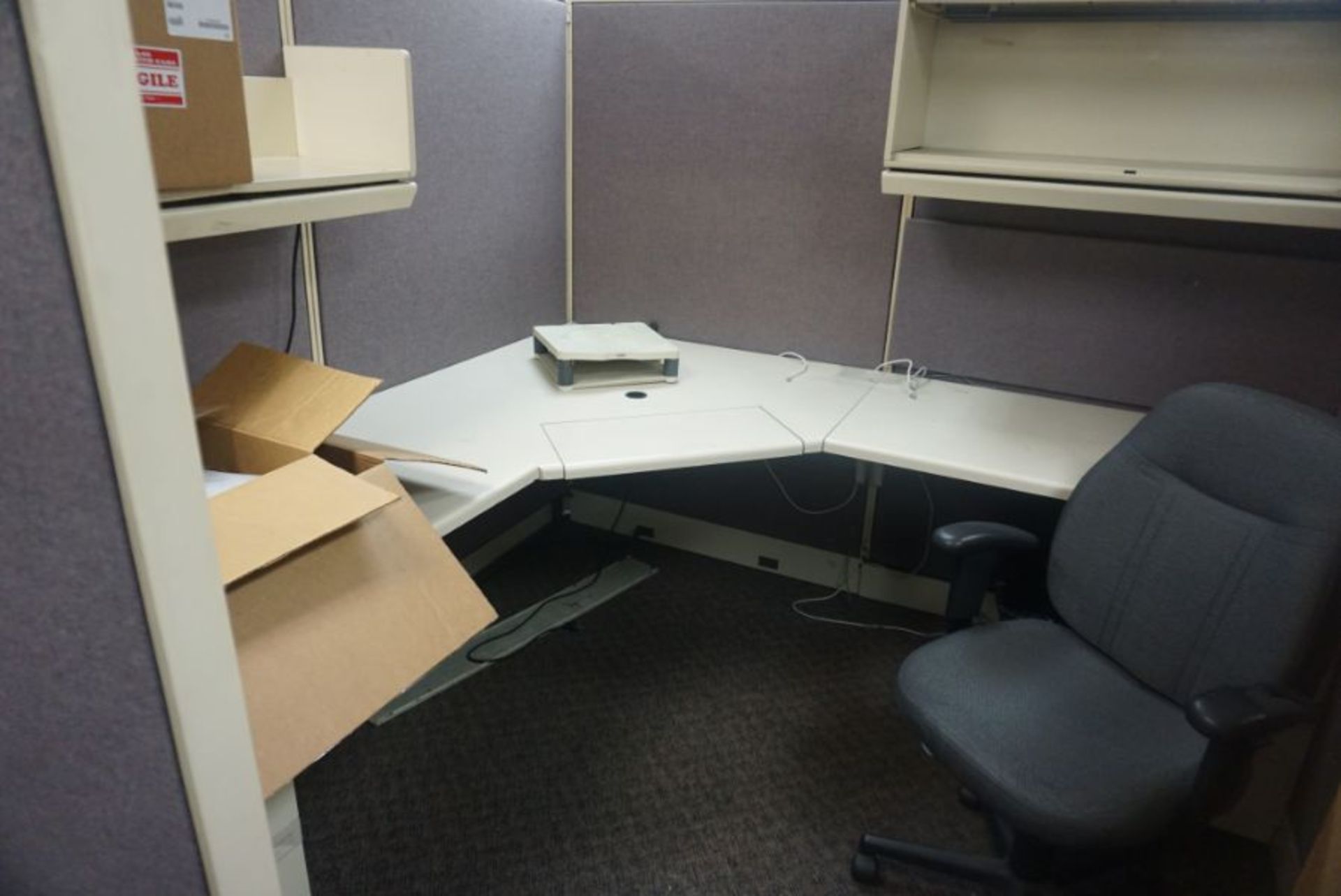 8 Work Station Office Cubicles - Image 2 of 6