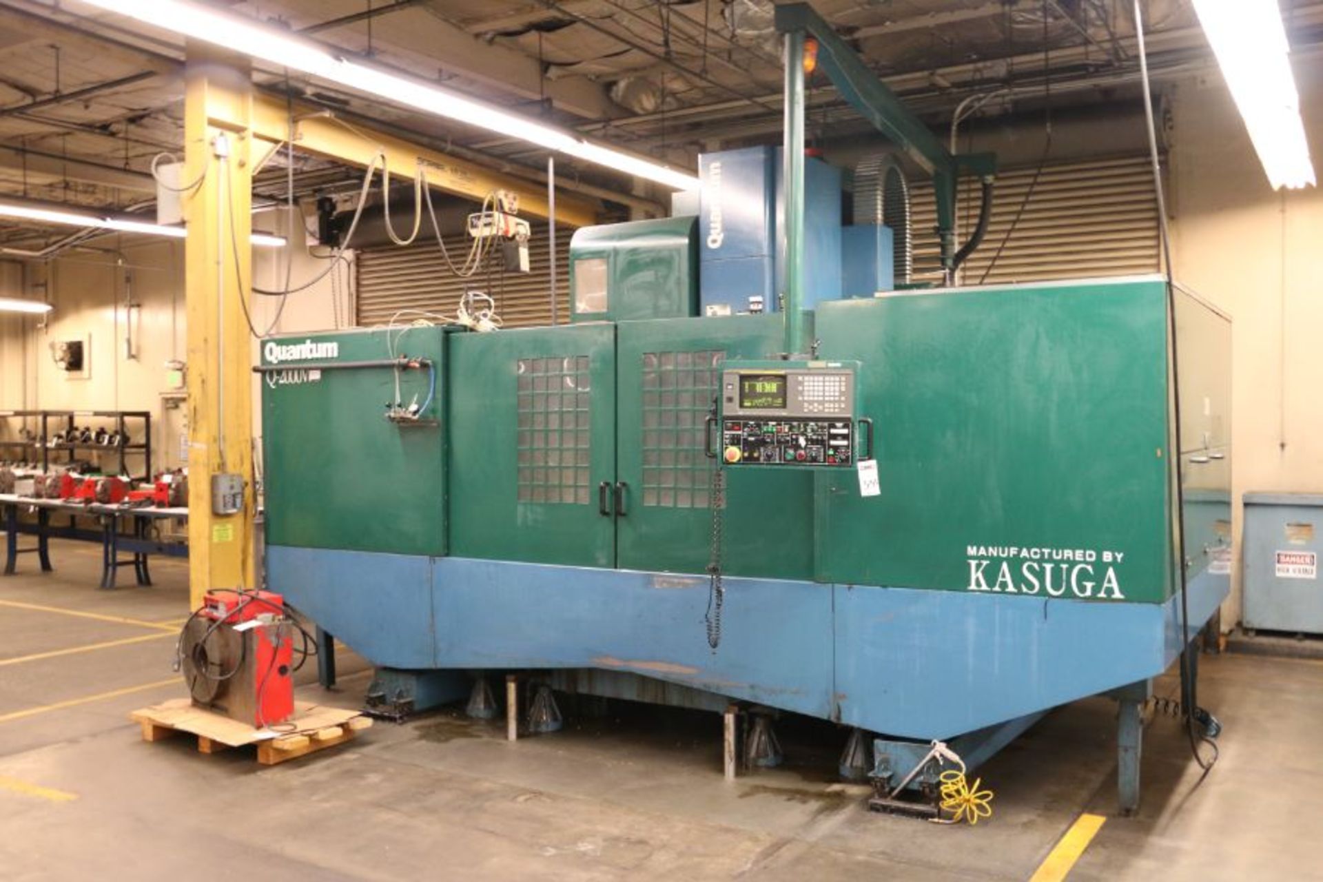 Kasuga Quantum Q-2000V 4-Axis, Fanuc 18iM Control, 80”x30”x20”, 6K RPM, 50 Taper, 40 ATC, 30HP, s/n: - Image 3 of 12