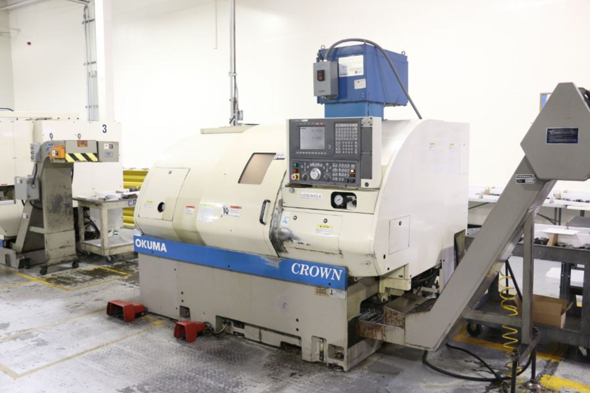 Okuma Crown 762S-SB, OSP-700 control,10.6 turning dia., 19.7" center, 2.4" spindle bore, 12 HP, 4, - Image 3 of 15