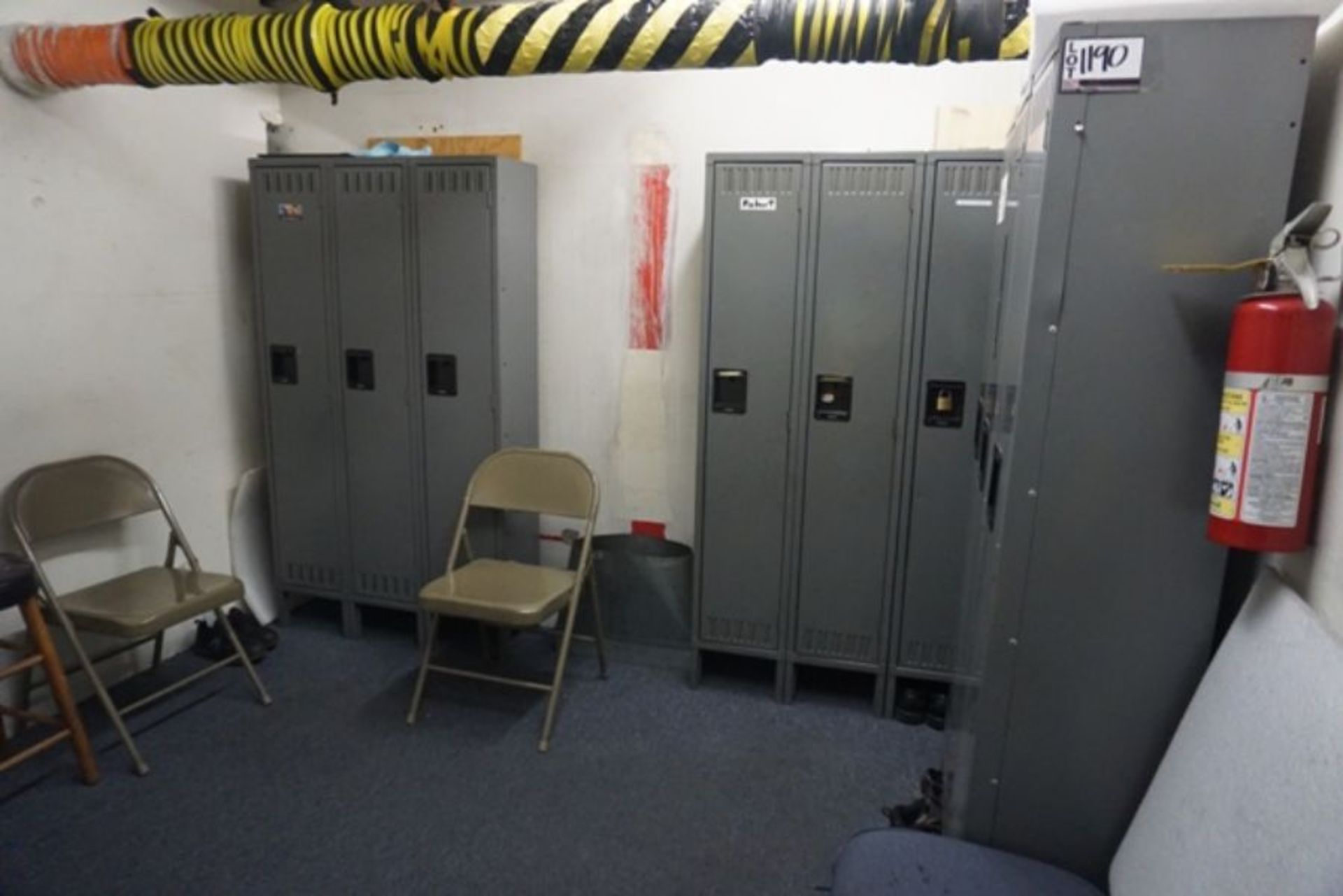 Lockers - Image 2 of 3