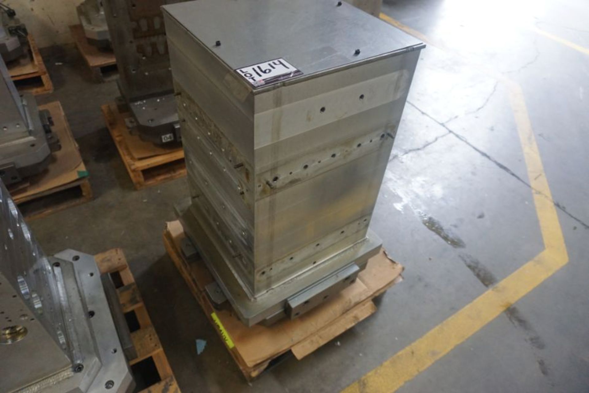 20" Pallet for Mori Seiki SH-500 with 16" x 16" x 25" Tombstone