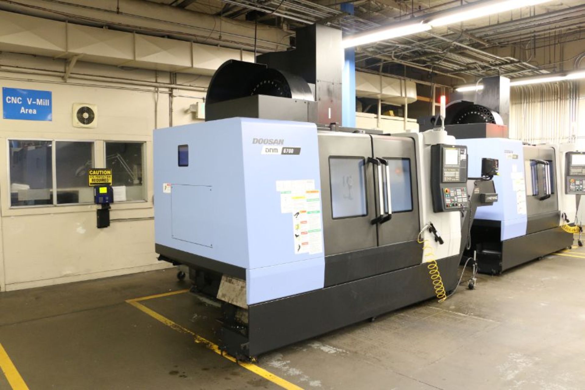 Doosan DNM 6700, Doosan-i control, 51”x26”x24.6”, 12K RPM, CT40, 30 ATC, CTS, New 2017 - Image 2 of 12