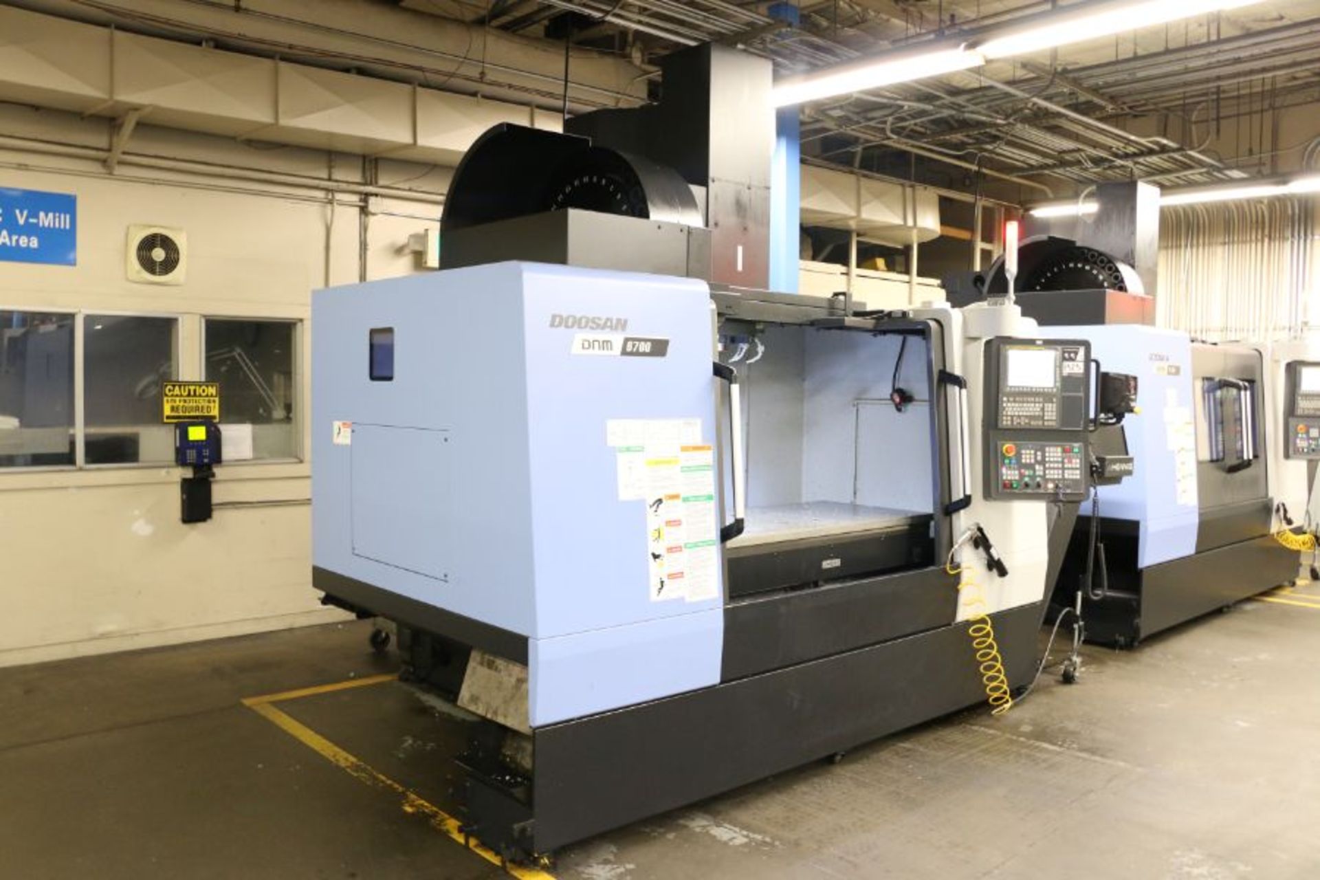 Doosan DNM 6700, Doosan-i control, 51”x26”x24.6”, 12K RPM, CT40, 30 ATC, CTS, New 2017 - Image 5 of 12