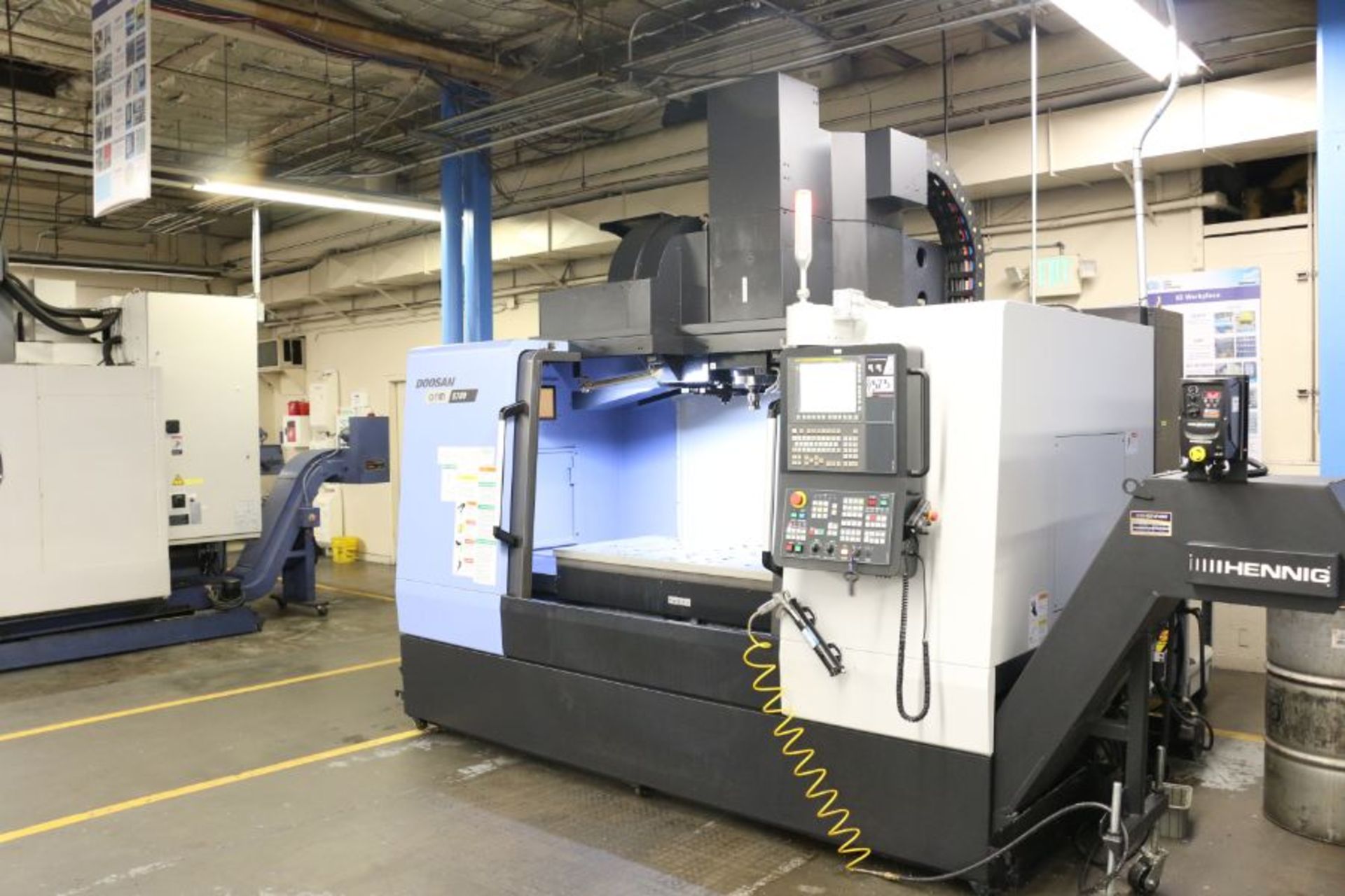 Doosan DNM 6700, Doosan-i control, 51”x26”x24.6”, 12K RPM, CT40, 30 ATC, CTS, New 2017 - Image 6 of 12