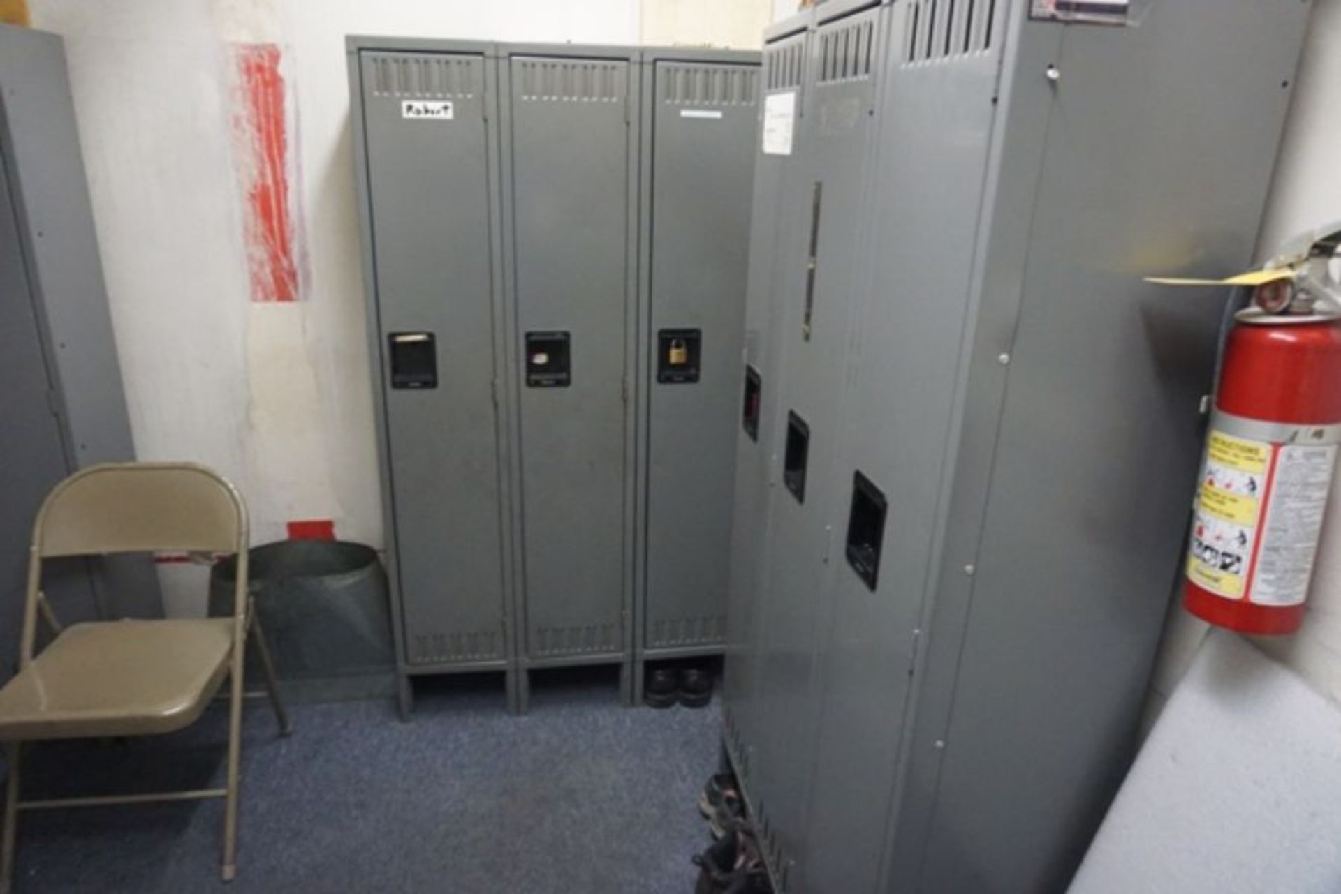 Lockers - Image 3 of 3