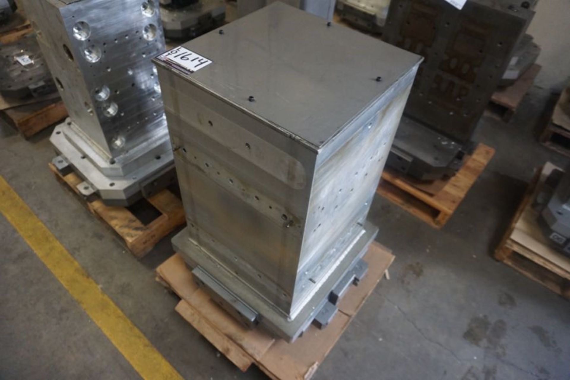 20" Pallet for Mori Seiki SH-500 with 16" x 16" x 25" Tombstone - Image 3 of 4