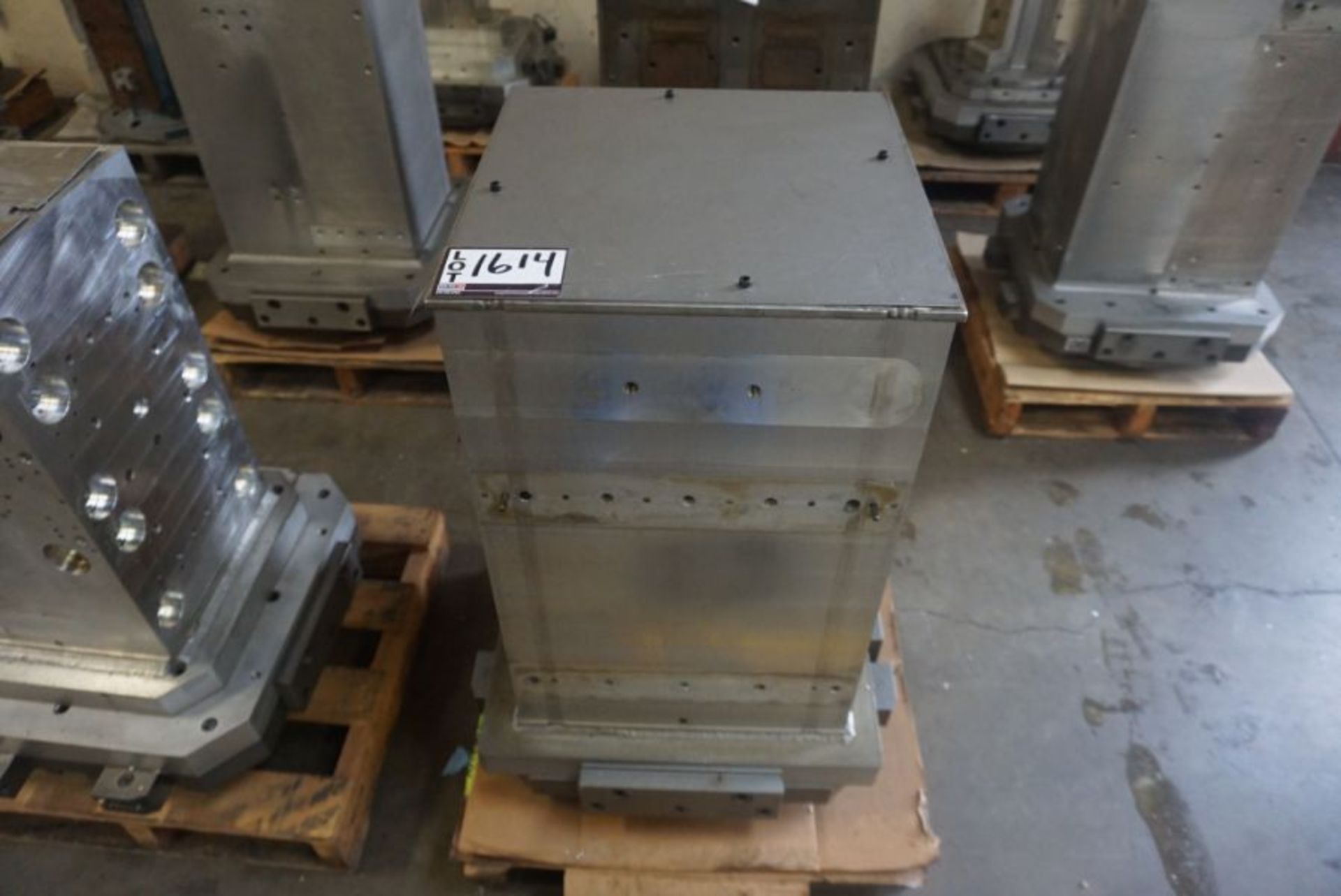 20" Pallet for Mori Seiki SH-500 with 16" x 16" x 25" Tombstone - Image 4 of 4