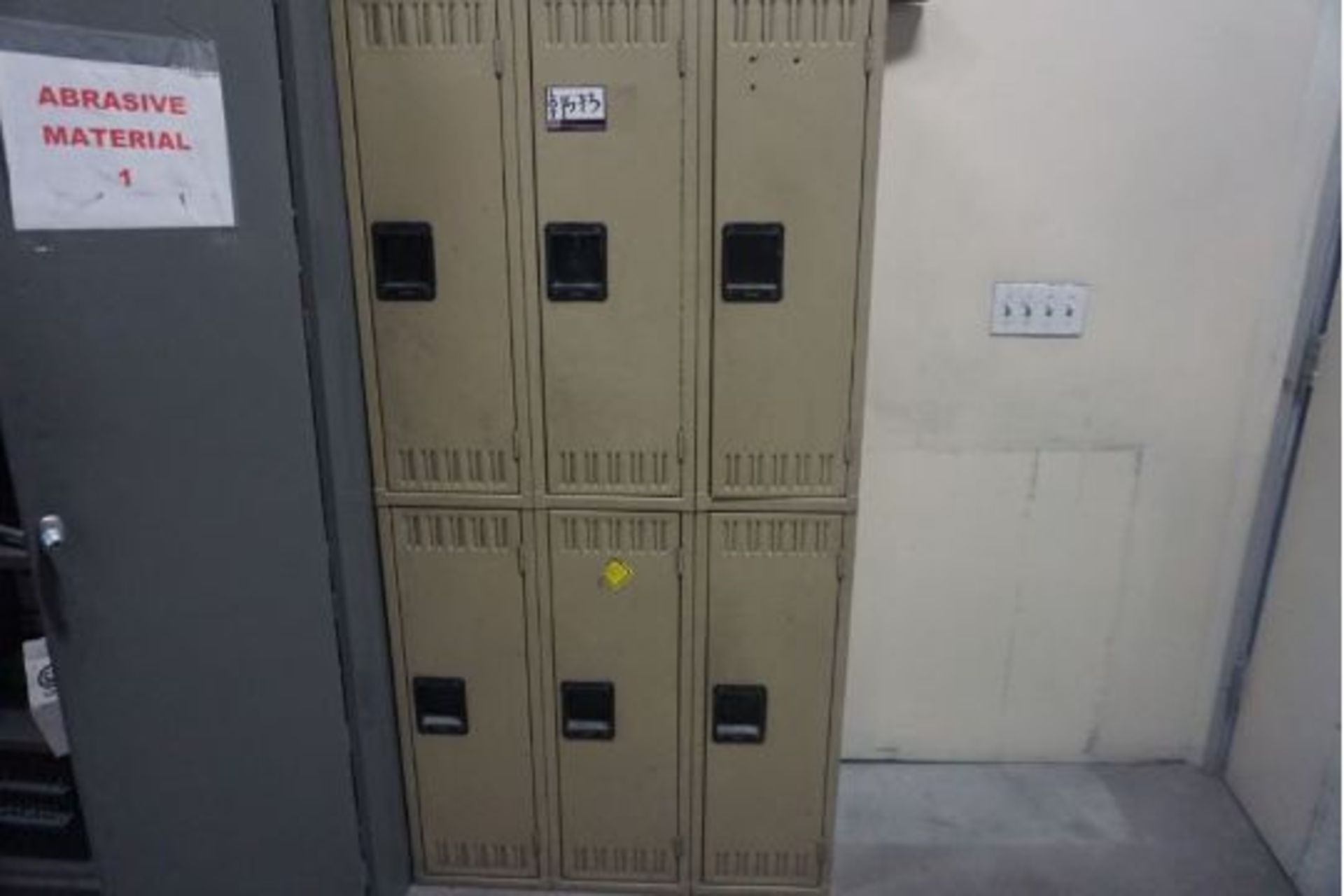 Lockers - Image 3 of 3